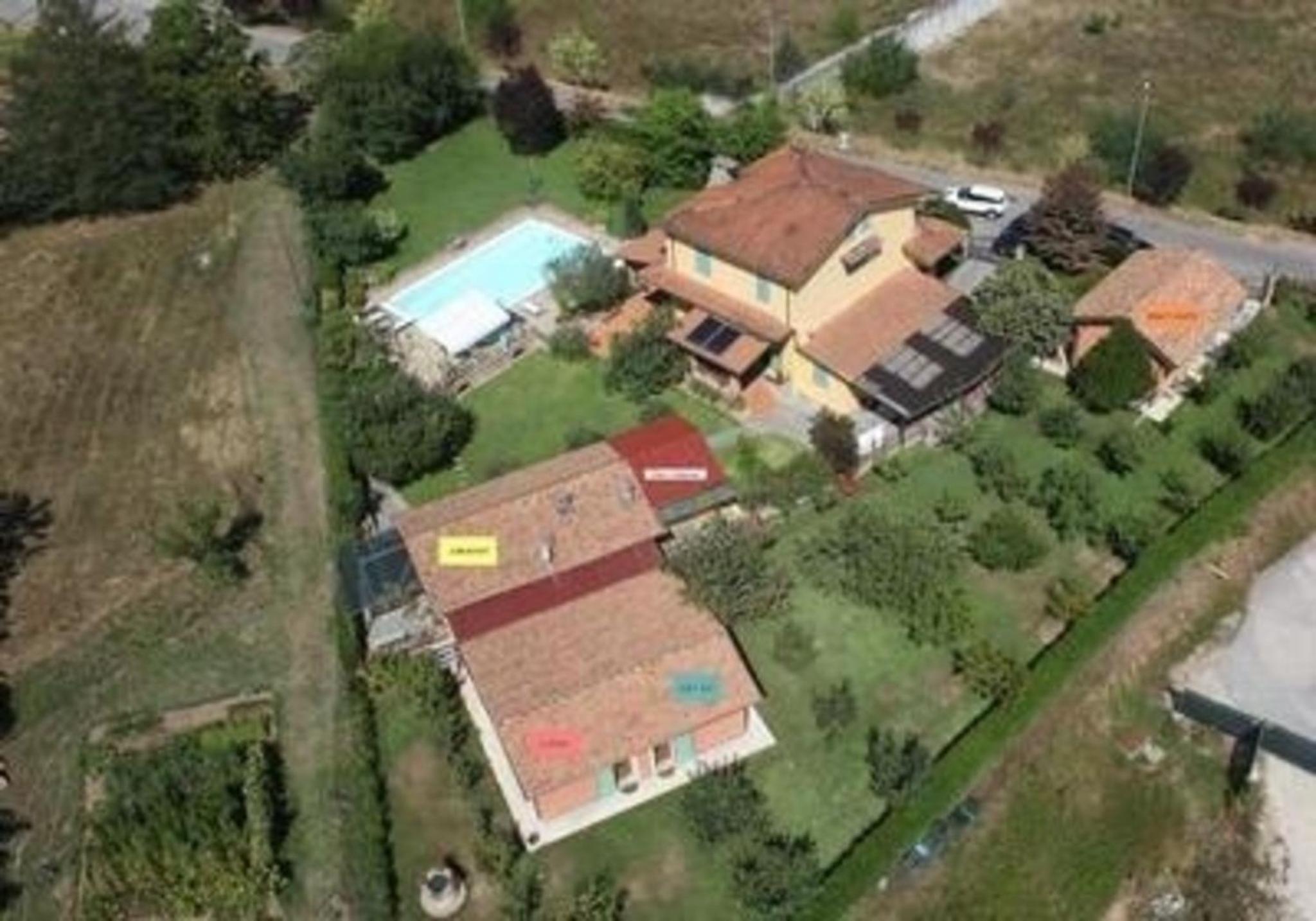 Photo 10