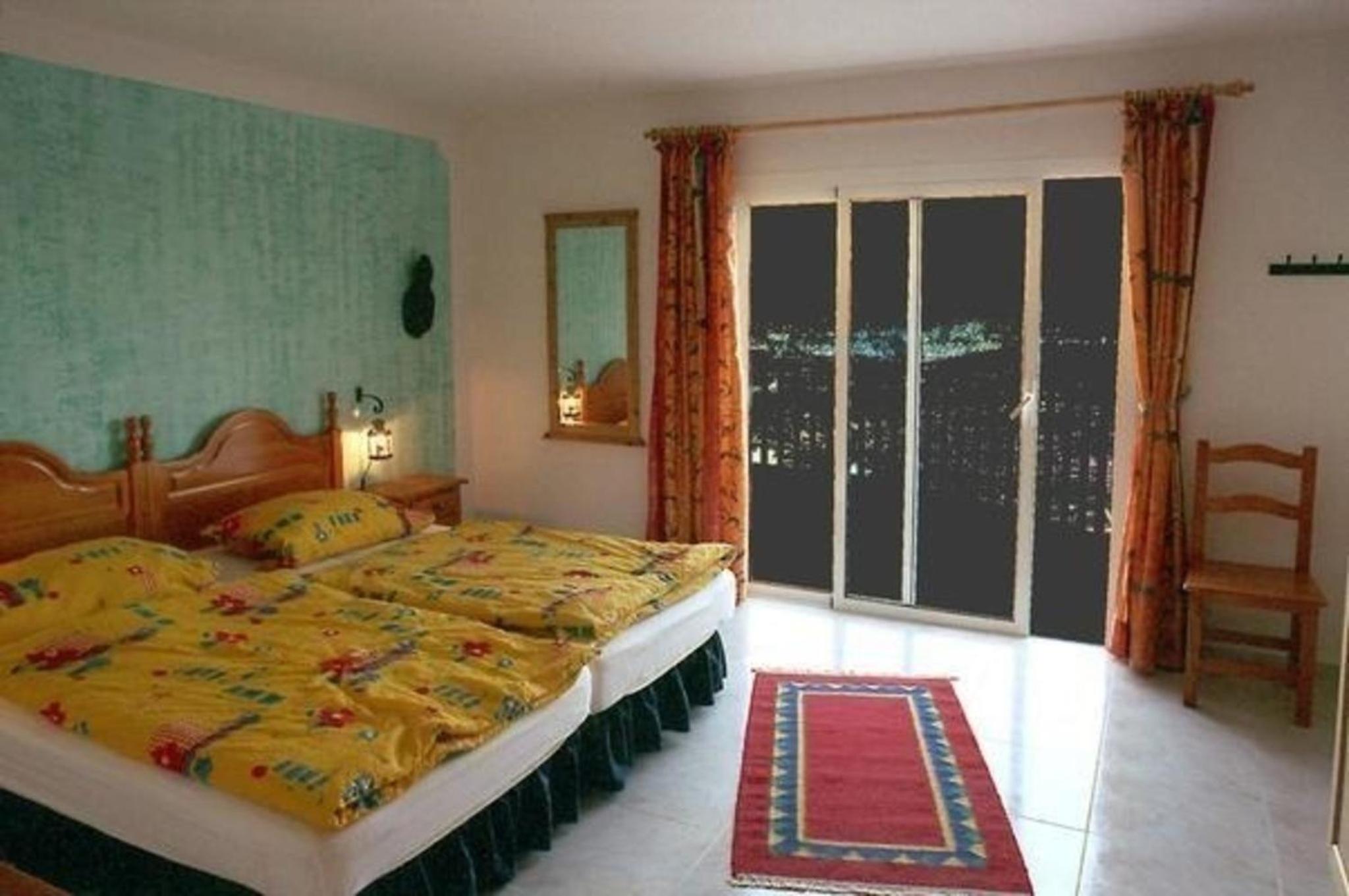 Charmantes Ferienhaus in Tarajalejo mit Großem Balkon und Meerblick