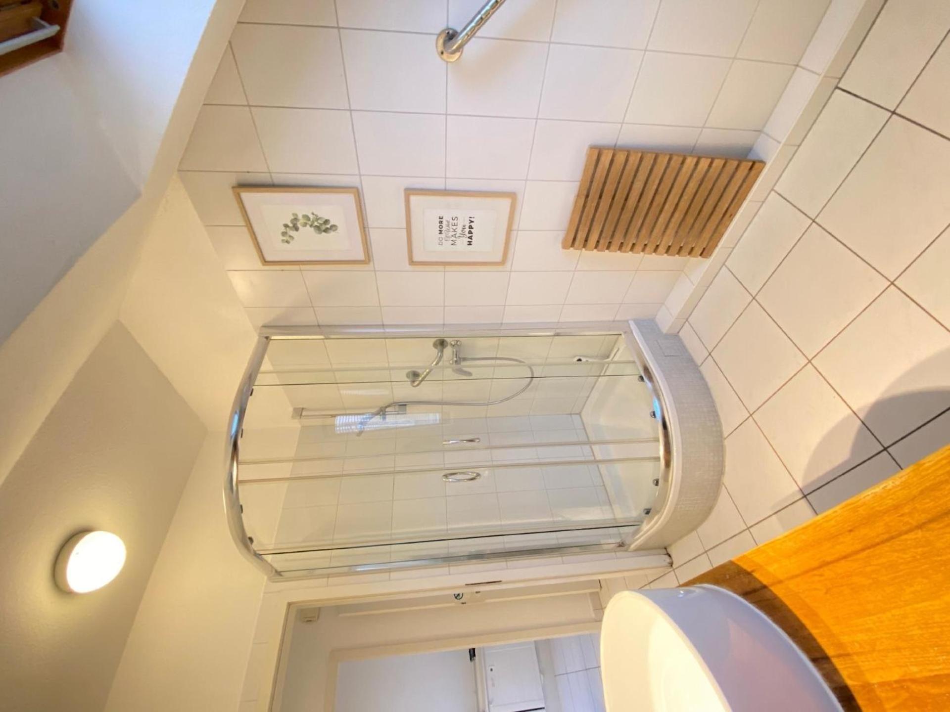 Ferienwohnung Mit Stellplatz Mitten Im Grünen