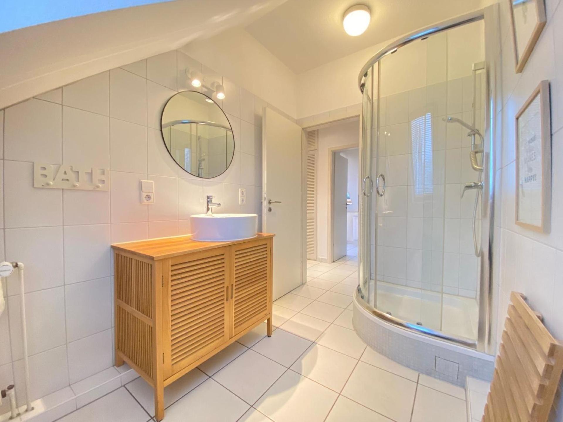 Ferienwohnung Mit Stellplatz Mitten Im Grünen
