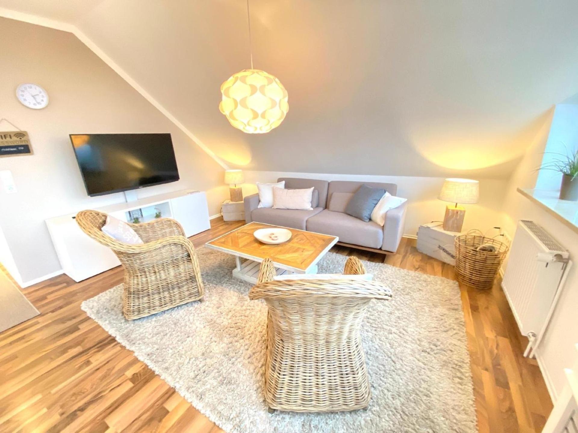 Ferienwohnung Mit Stellplatz Mitten Im Grünen