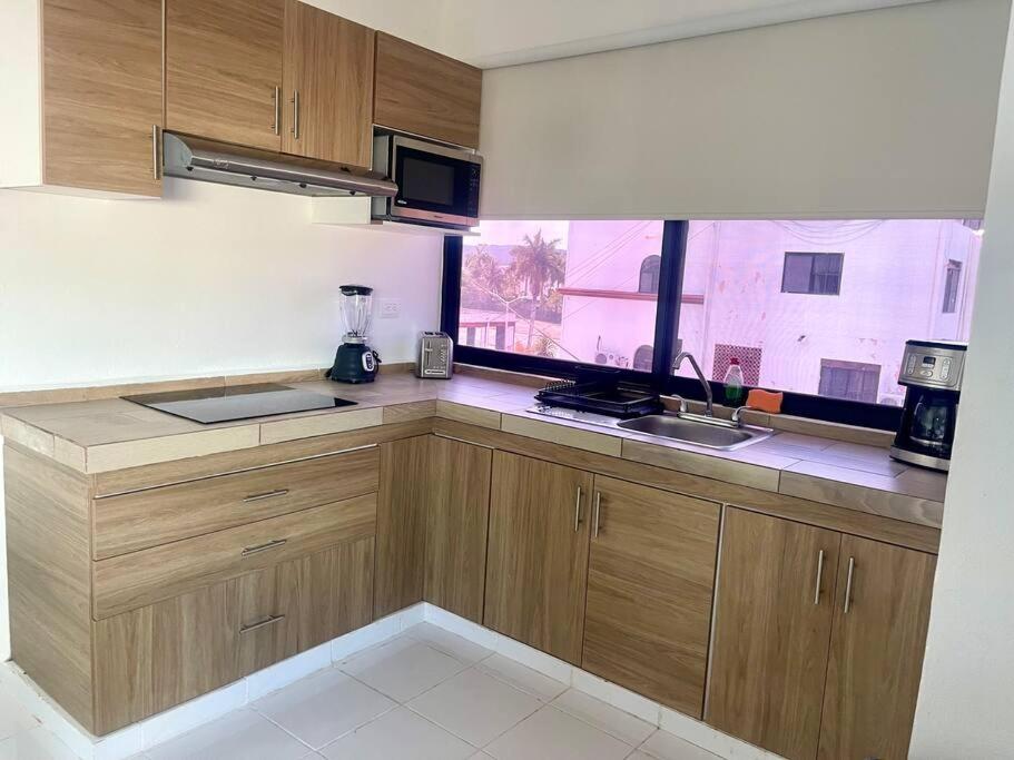 Deco5B Spacious Downtown Studio