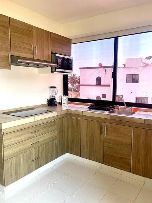 Deco5B Spacious Downtown Studio