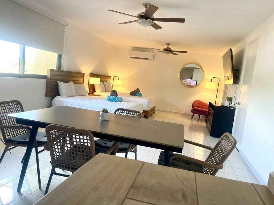 Deco5B Spacious Downtown Studio