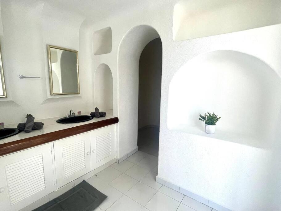 Deco5B Spacious Downtown Studio