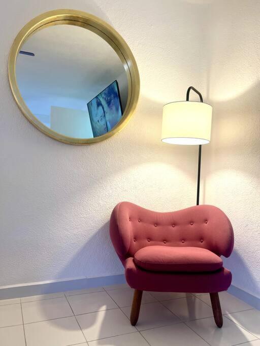 Deco5B Spacious Downtown Studio