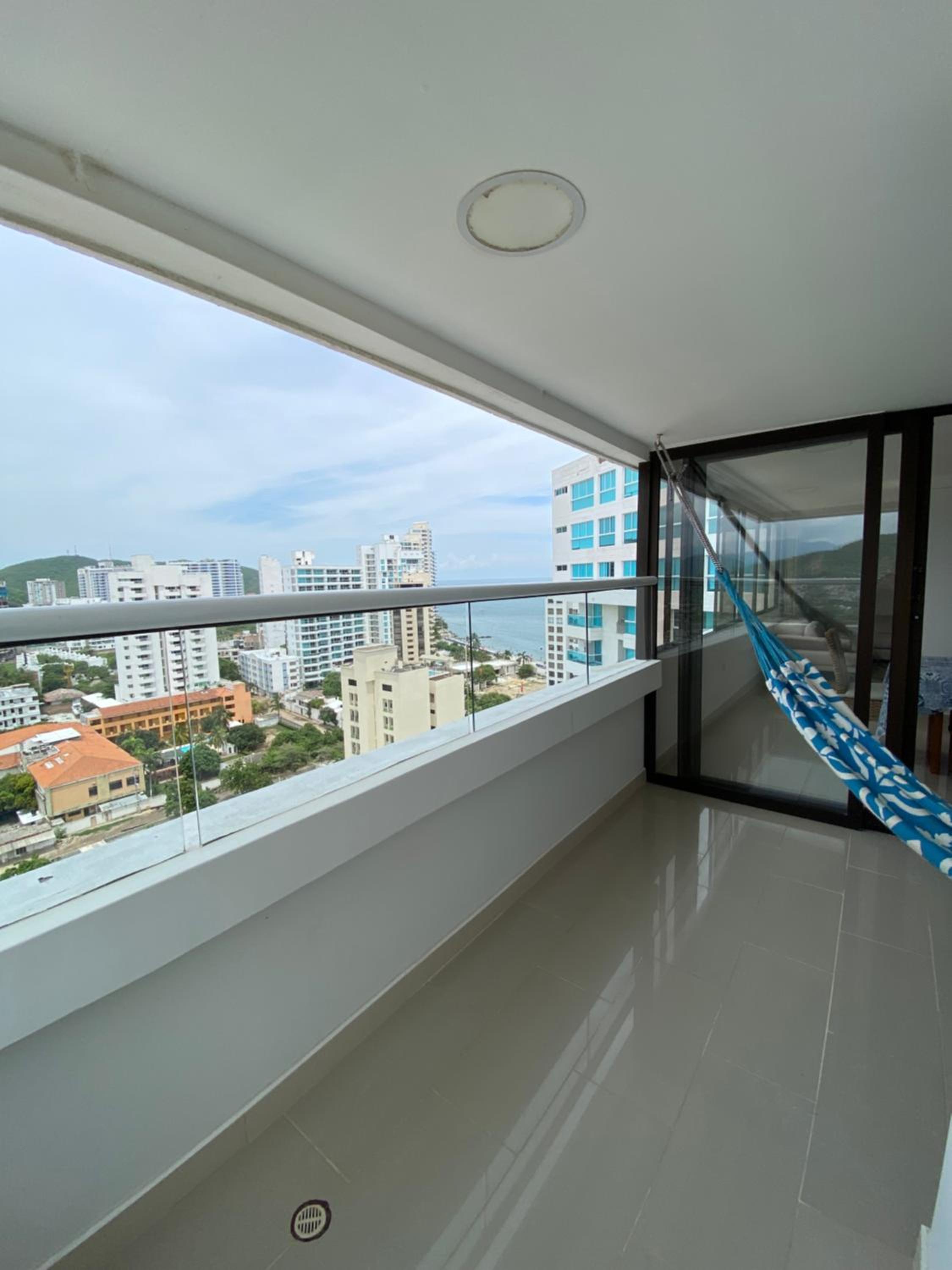 Espectacular apartamento con vista al mar y cerca