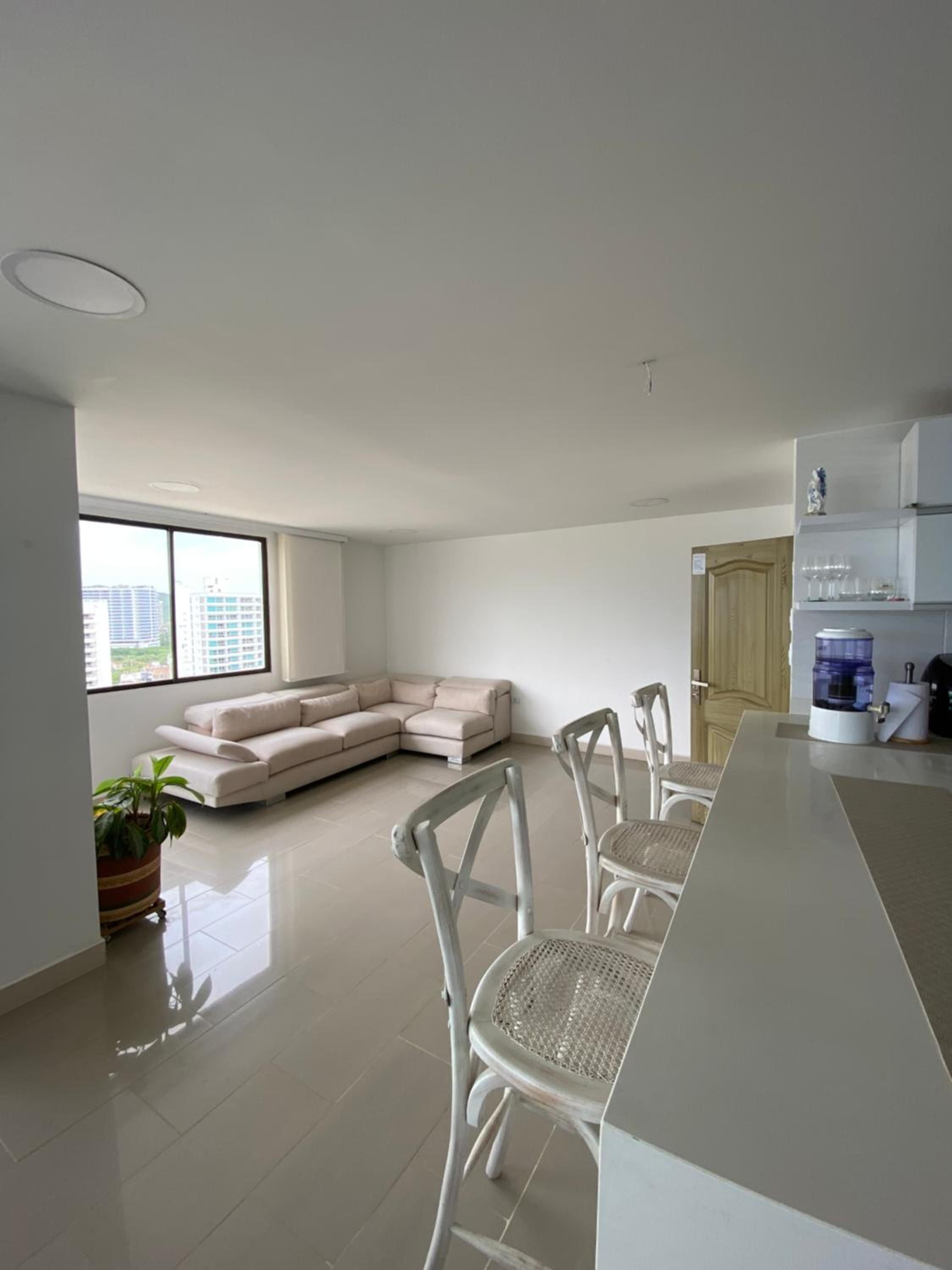 Espectacular apartamento con vista al mar y cerca