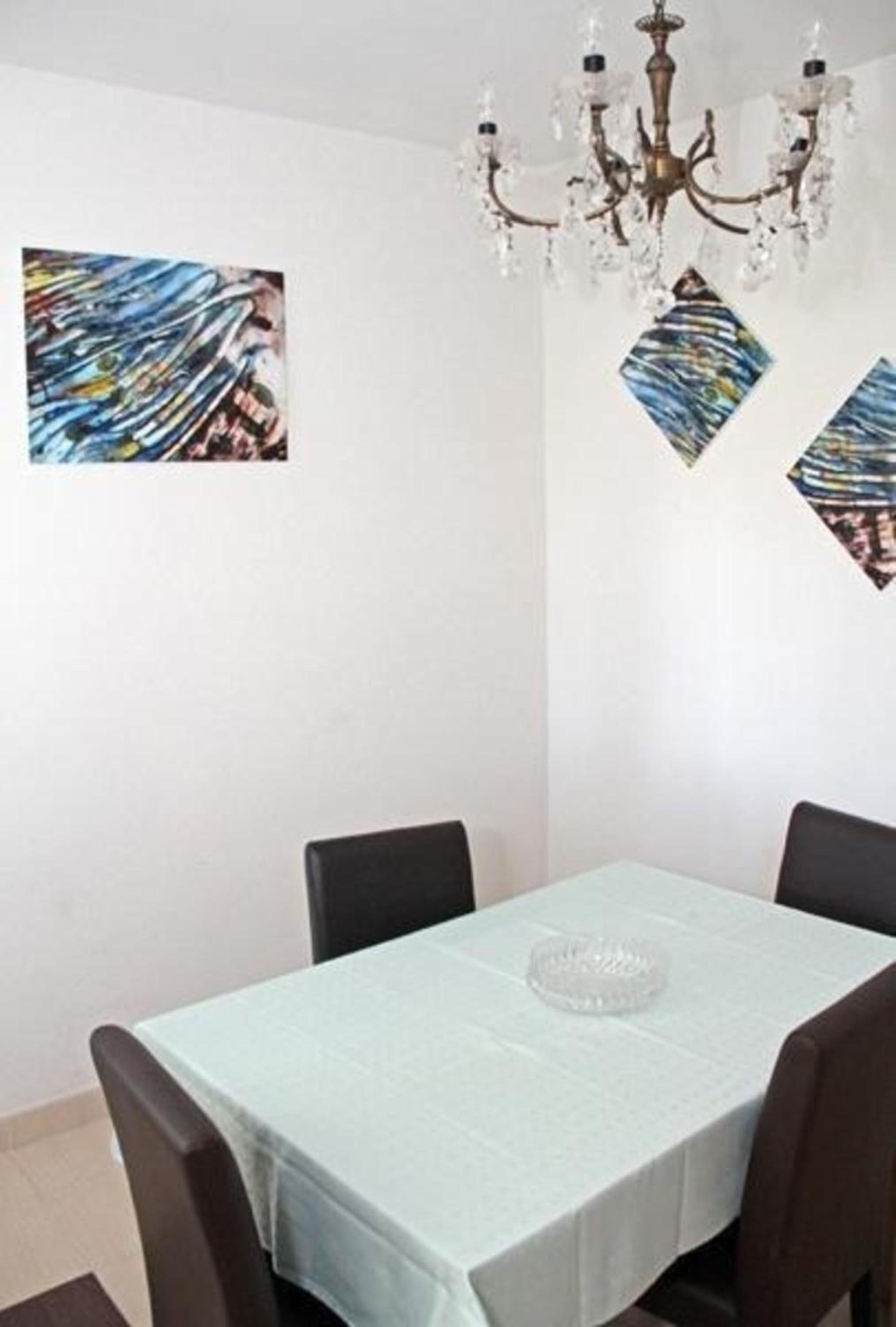 Gesamte Wohnung in Medulin mit Grill, Terrasse und Garten
