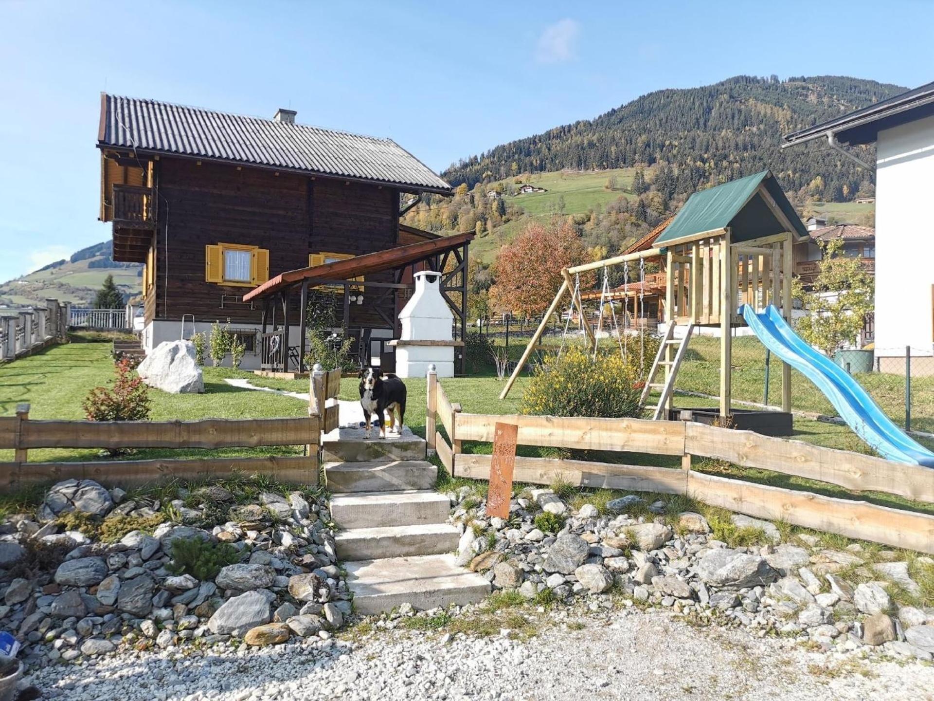 Ferienhaus in Uttendorf mit Garten und Terrasse