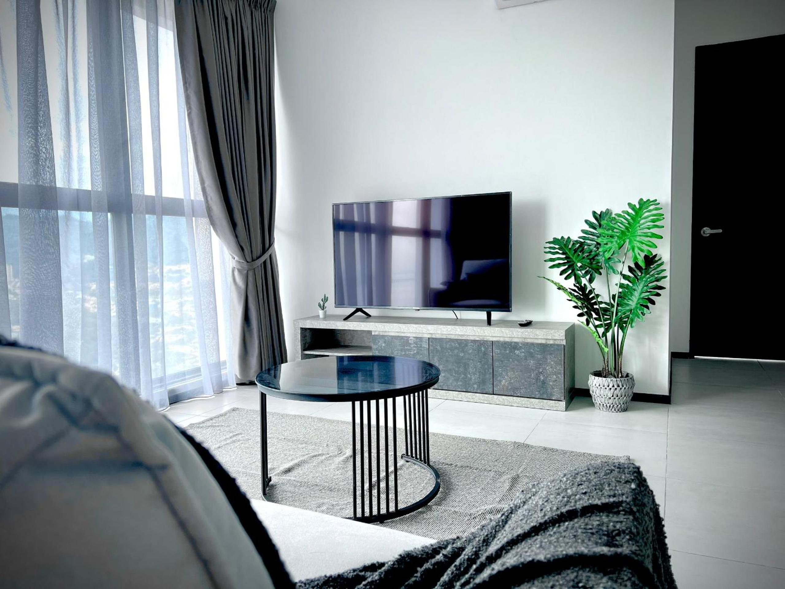 Urban Suites TWO Or THREE Bedroom Georgetown by ANC