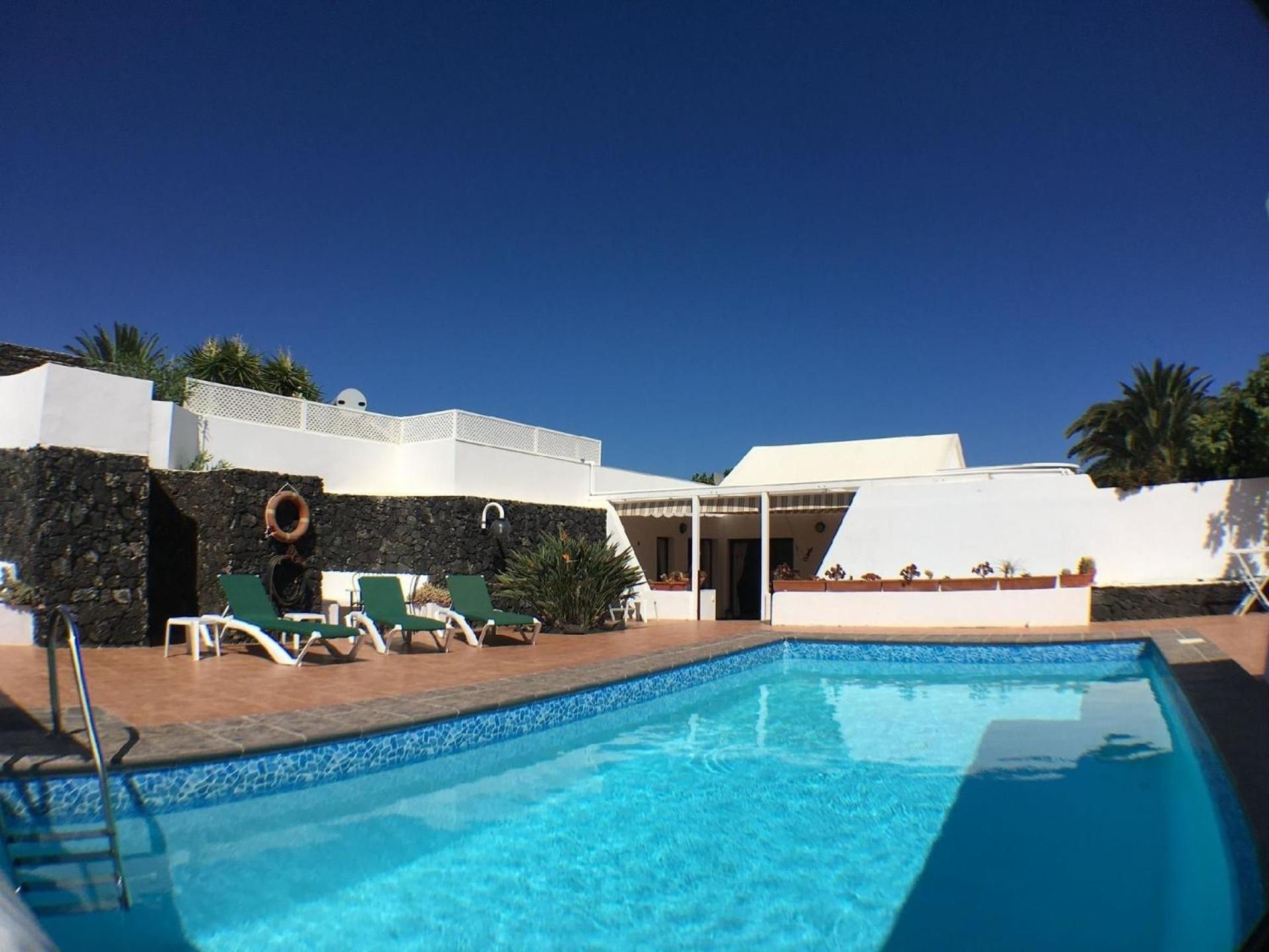 Ferienhaus In Costa Teguise Mit Privatem Pool