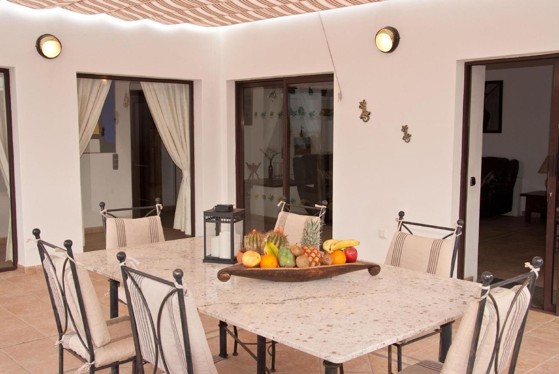 Ferienhaus In Costa Teguise Mit Privatem Pool