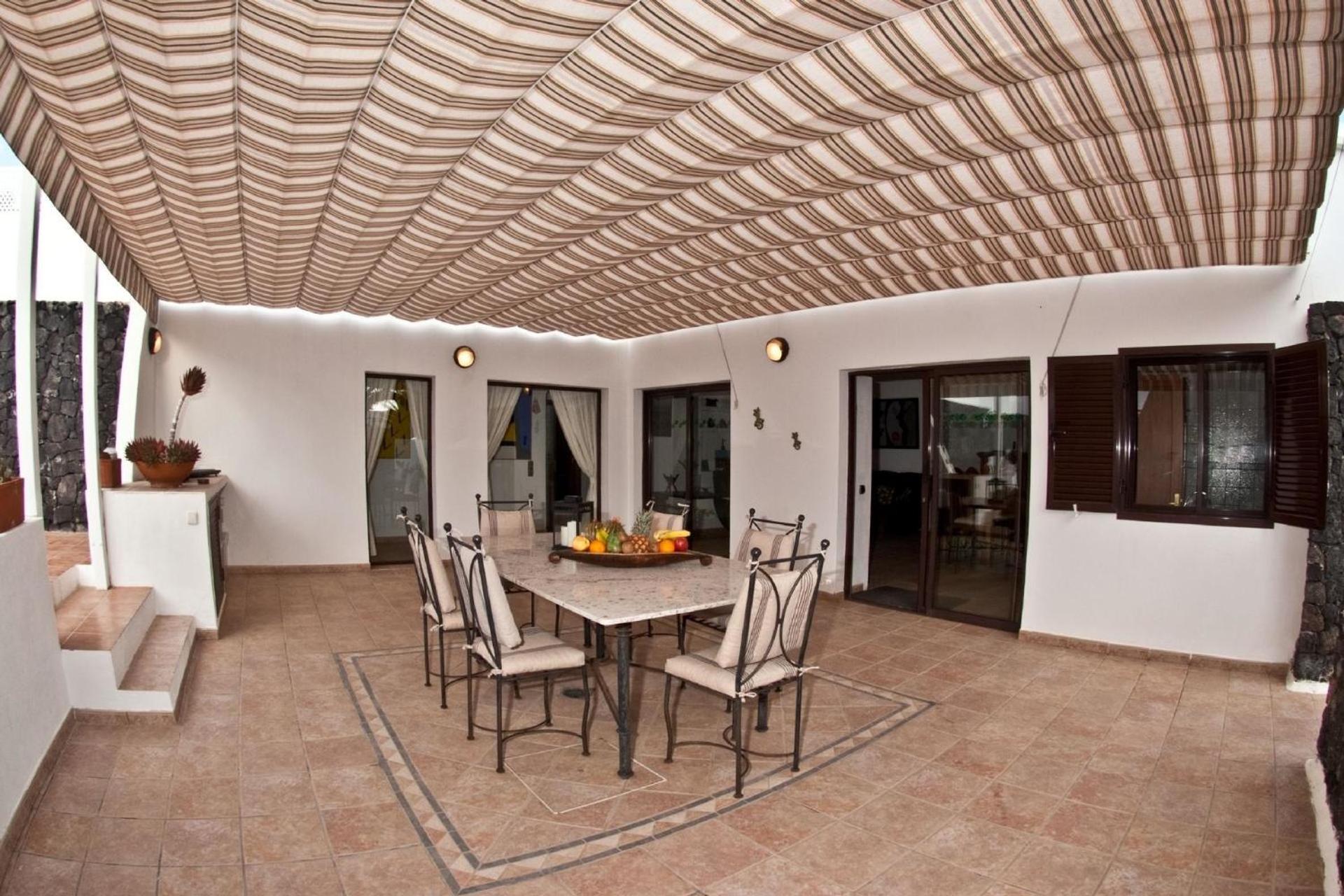 Ferienhaus In Costa Teguise Mit Privatem Pool