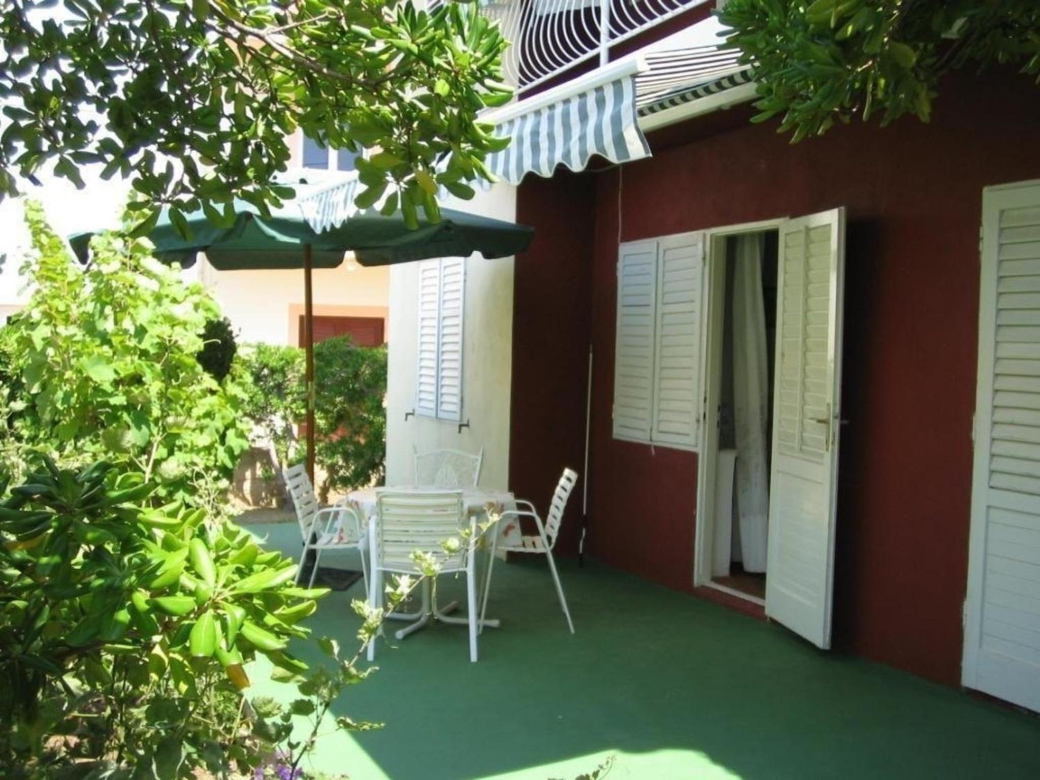 Große Ferienwohnung In Pag Mit Privater Terrasse view 4