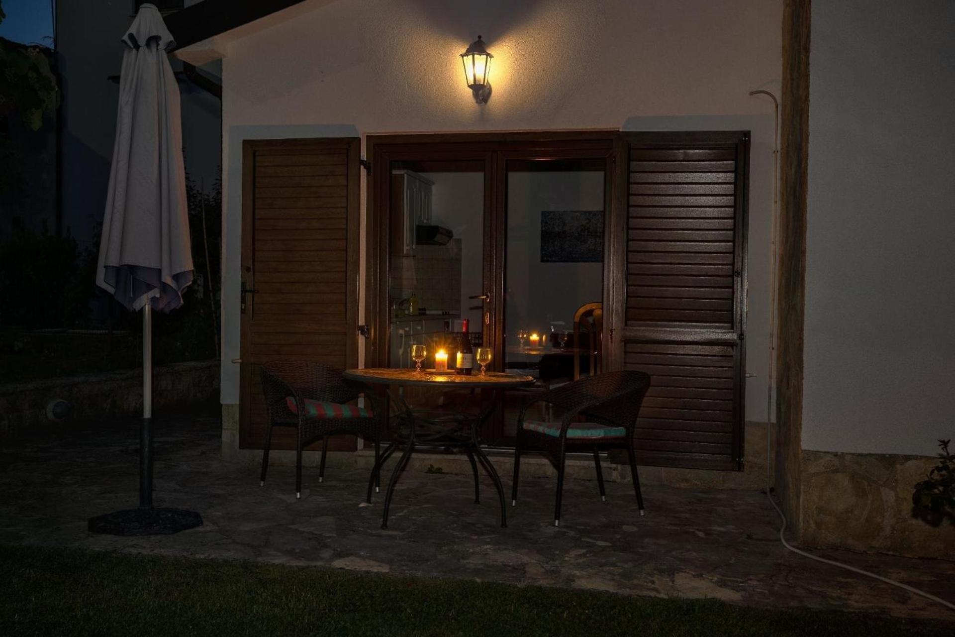 Freistehender Bungalow Perla mit Garten und Grill view 2