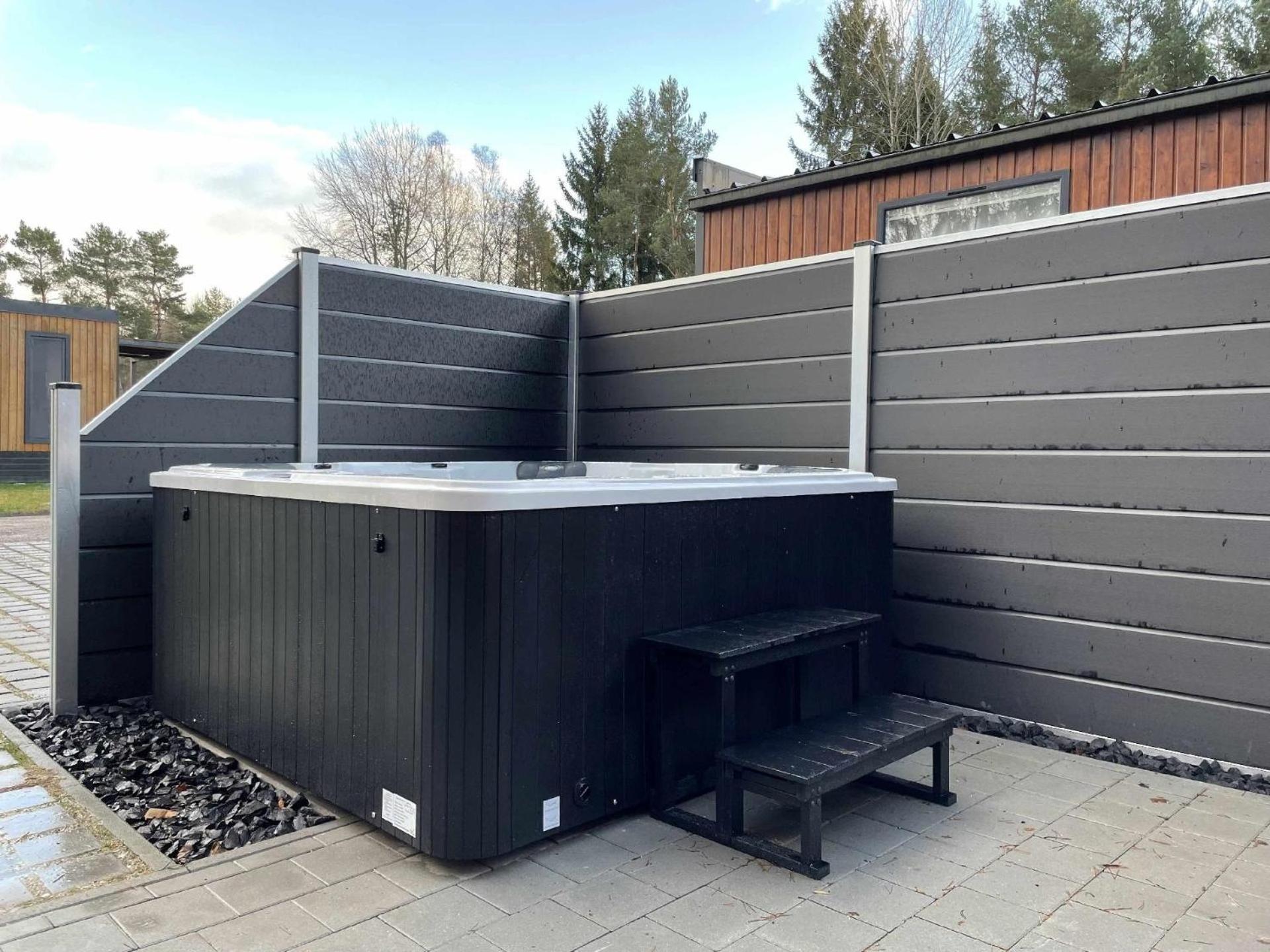 Nettes Ferienhaus in Wackersdorf mit Sauna, Grill und Whirlpool