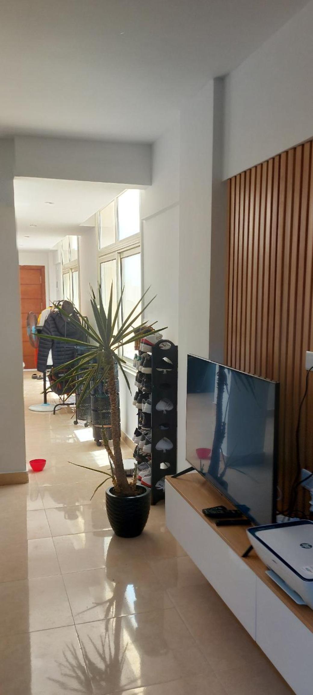 Luxe flat met privé strand en zwembaden
