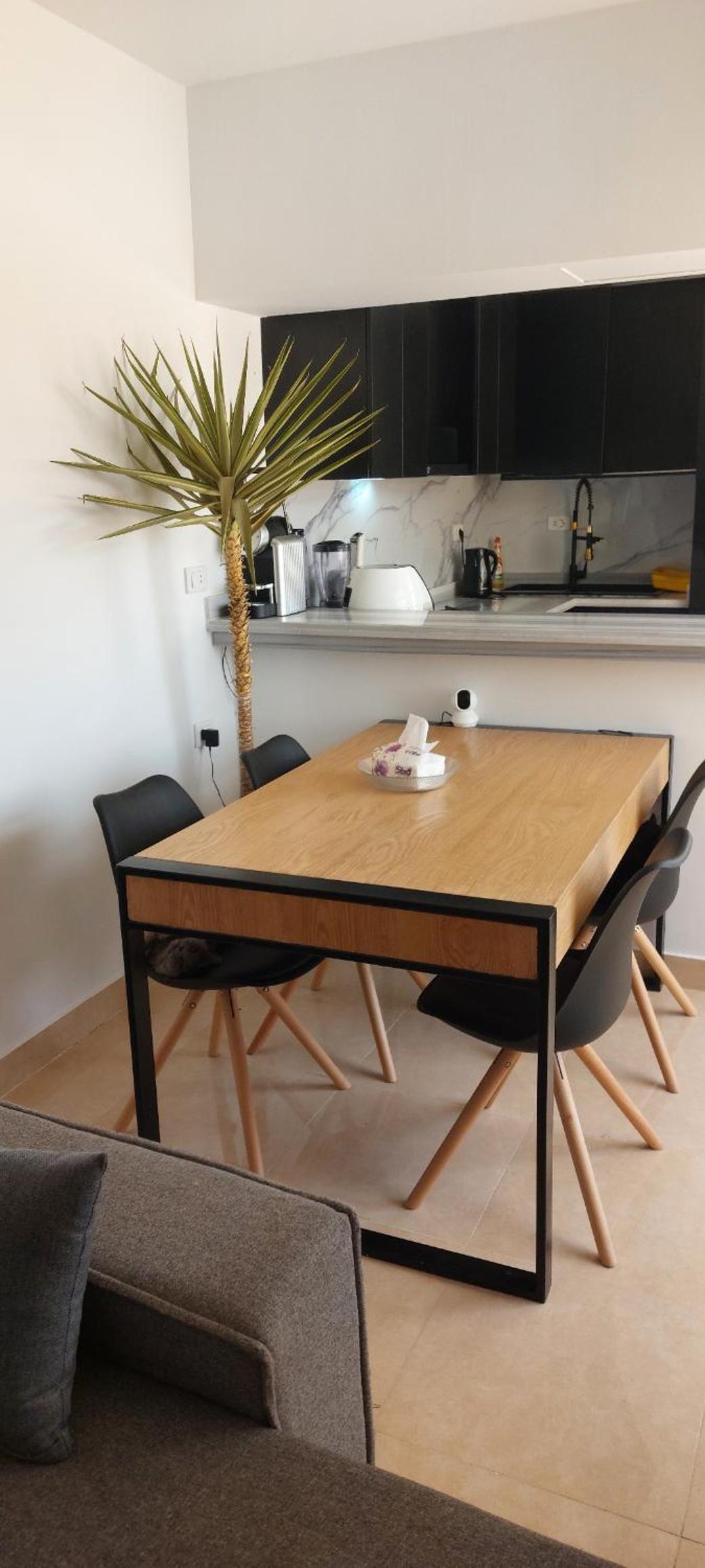 Luxe flat met privé strand en zwembaden