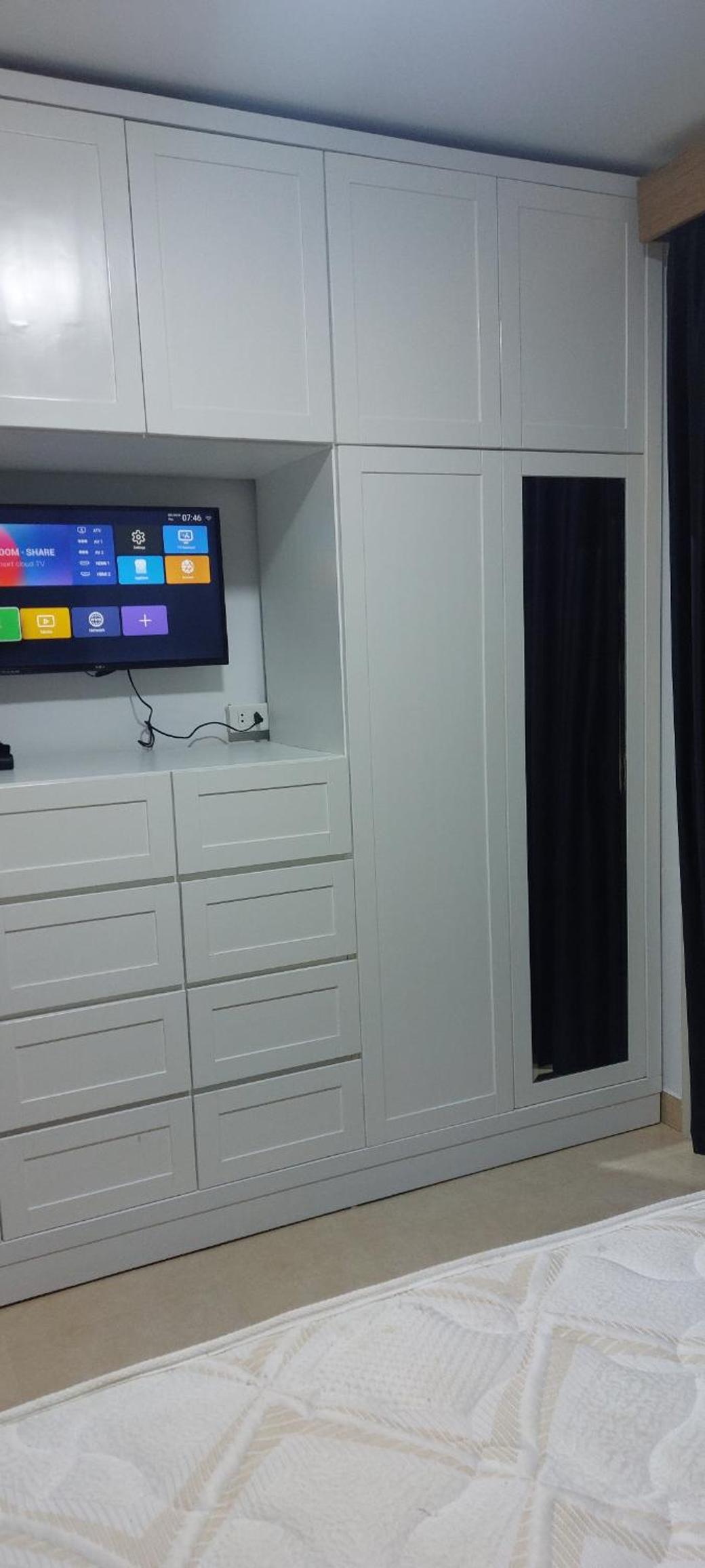 Luxe flat met privé strand en zwembaden