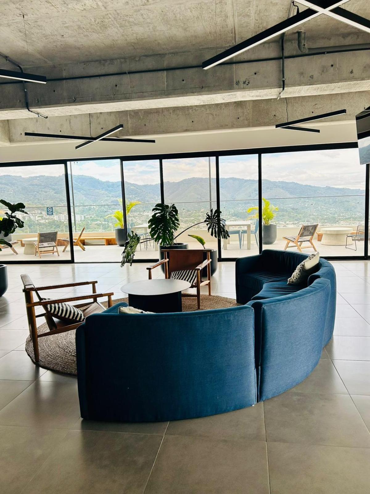 Balcón con vista al lago 1017