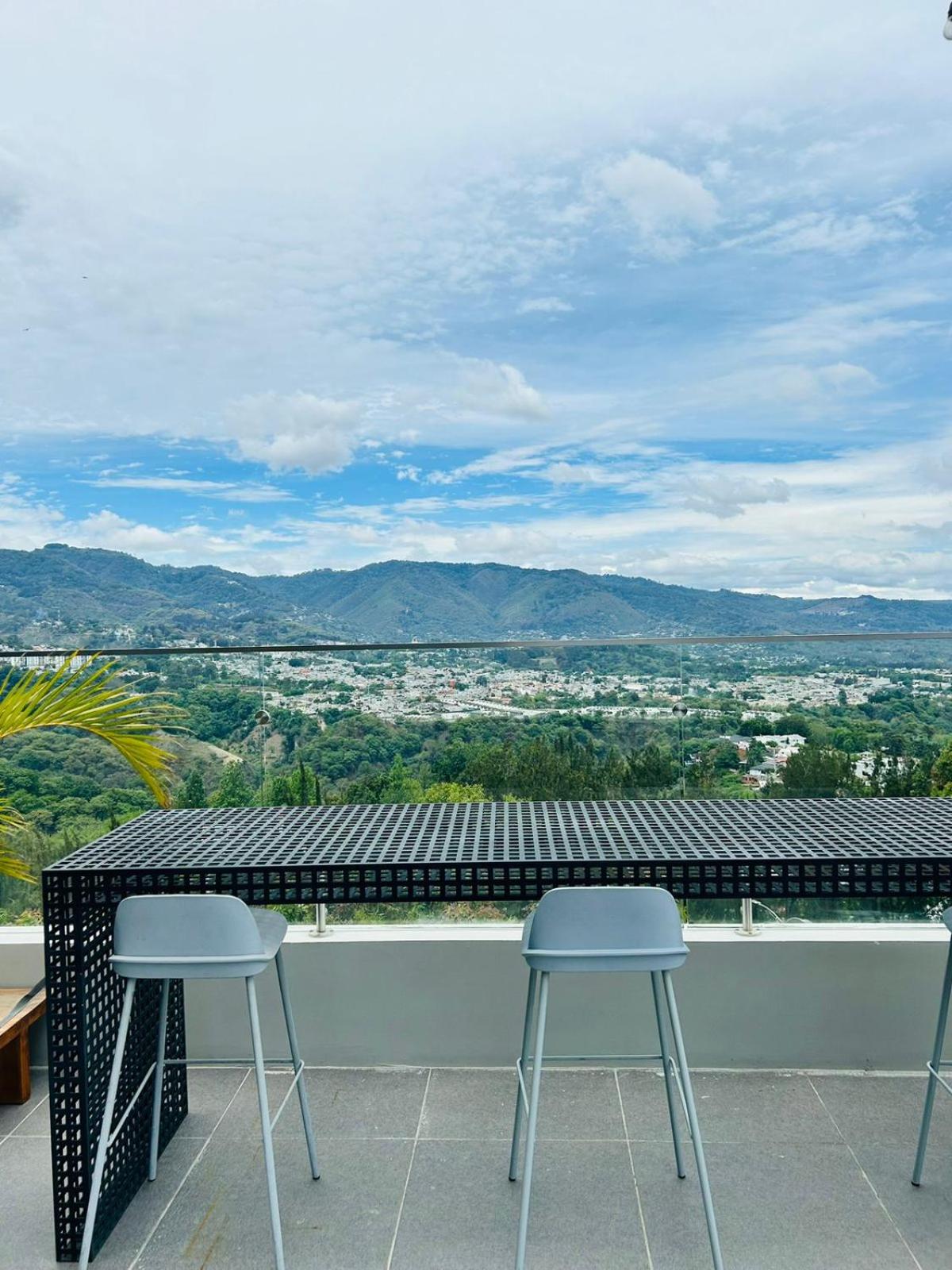 Balcón con vista al lago 1017
