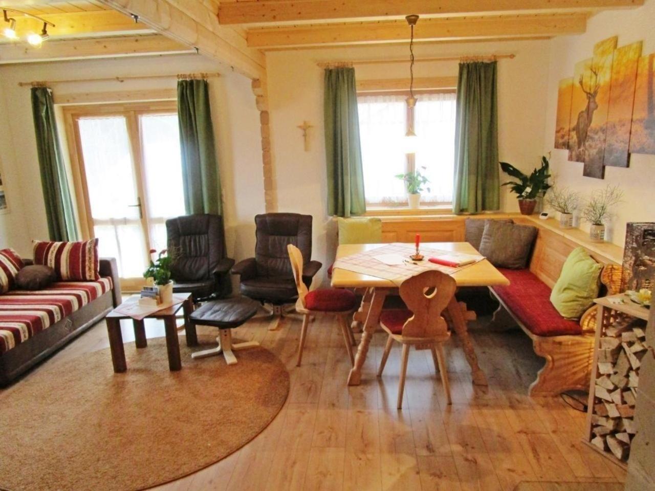 Ferienhaus Jagdhaus mit Kleiner Terrasse