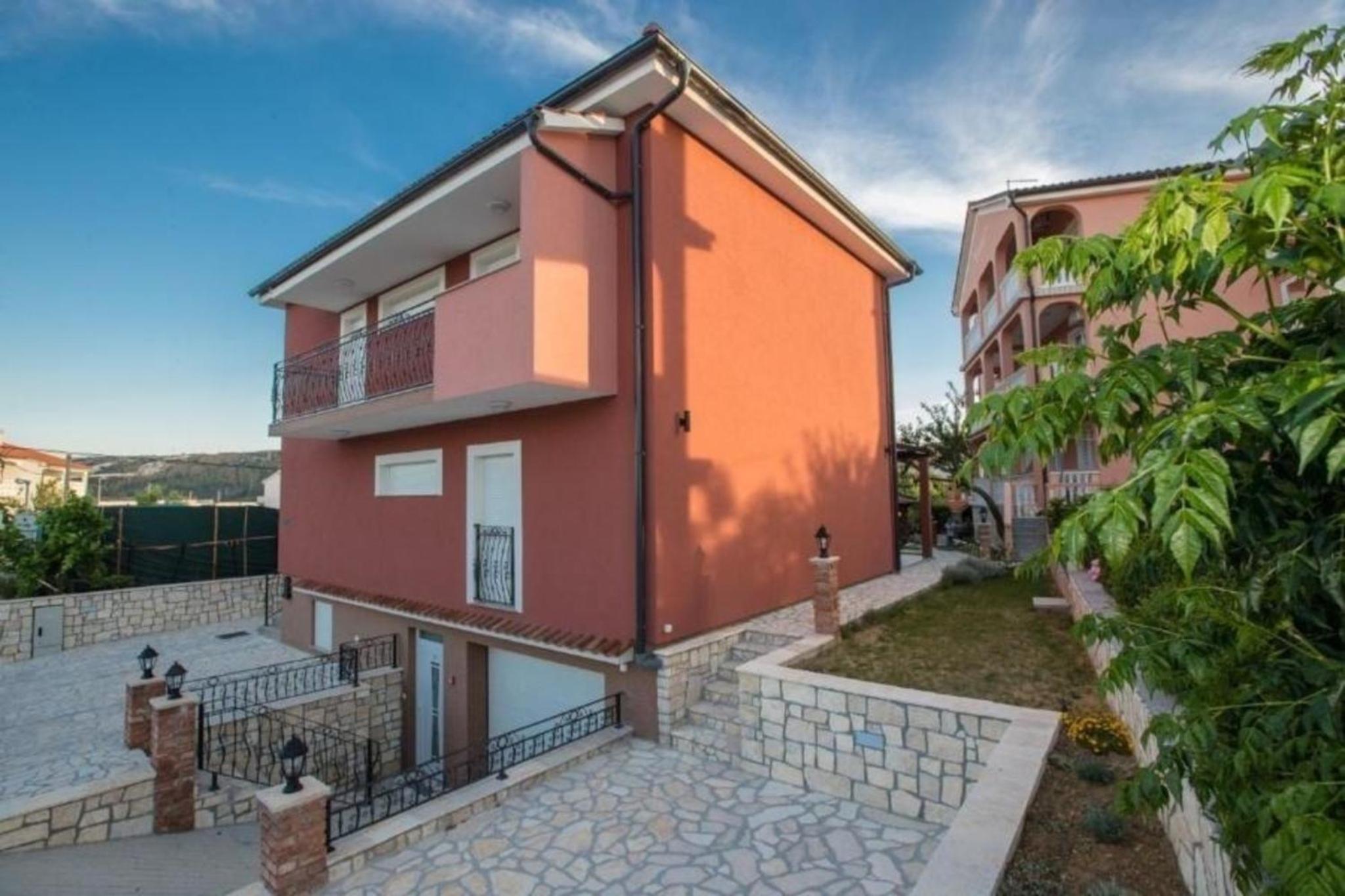 Geräumige Wohnung in Lopar mit Terrasse, Grill und Garten