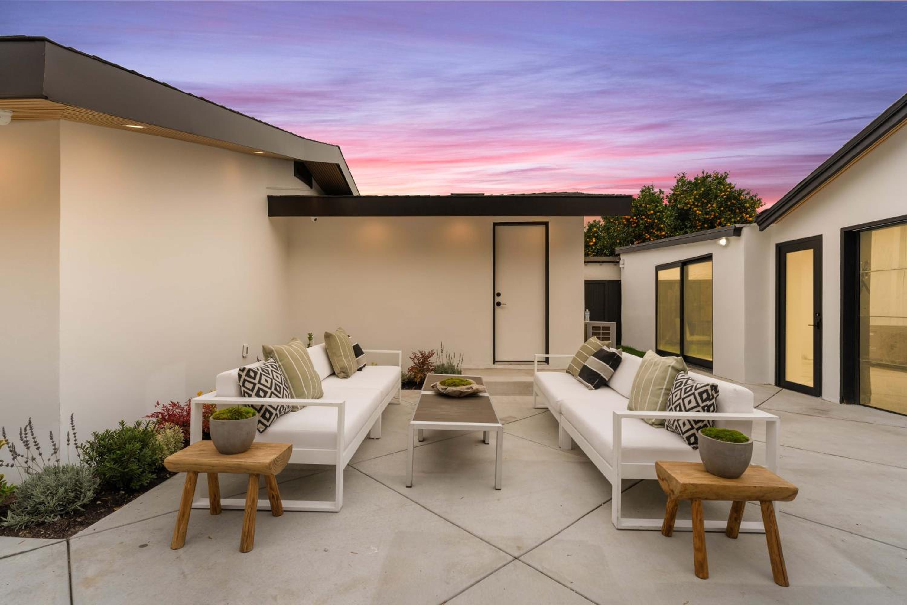 Modern Spacious 3BR Residence, Game room, Parking