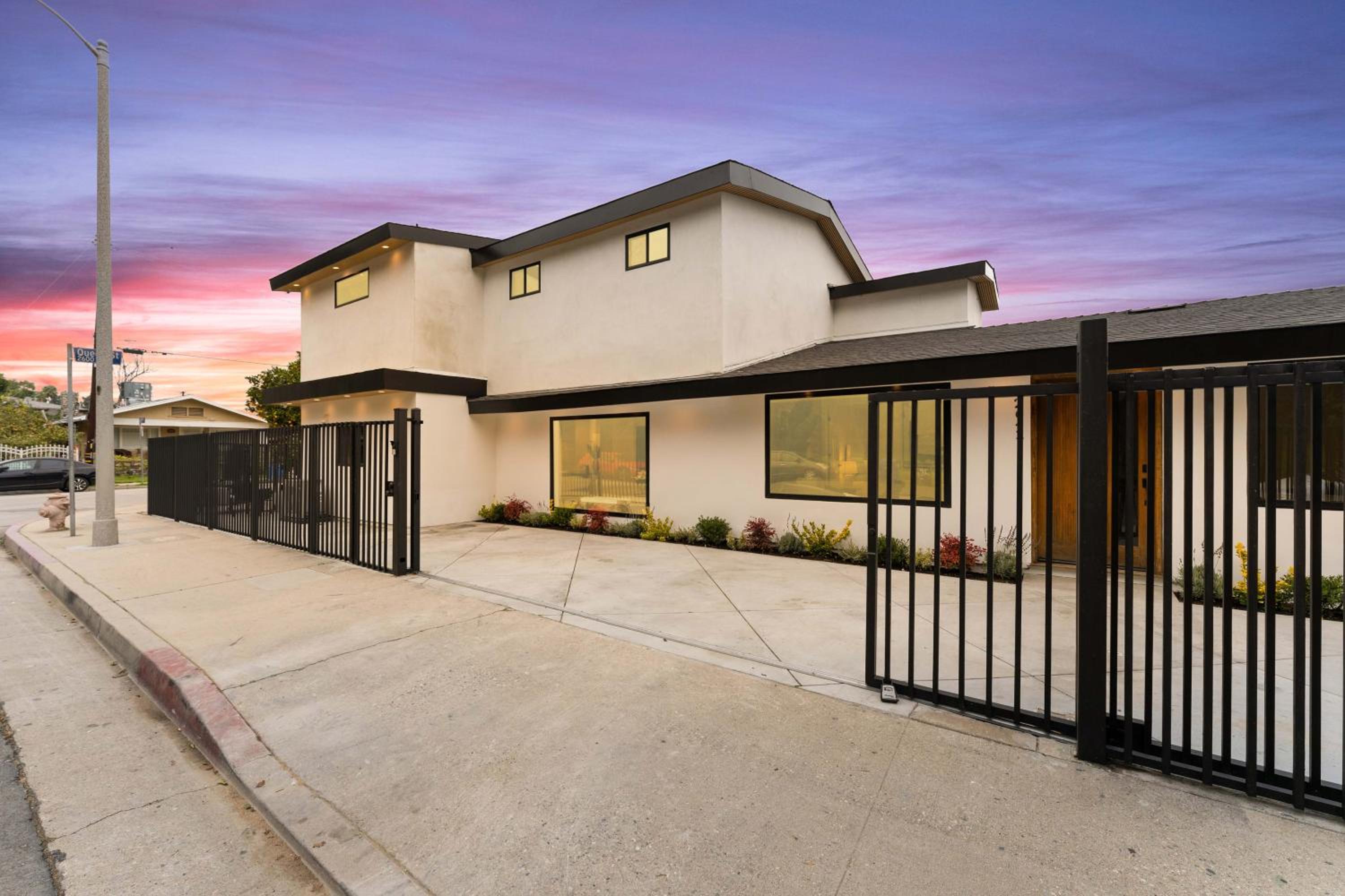 Modern Spacious 3BR Residence, Game room, Parking