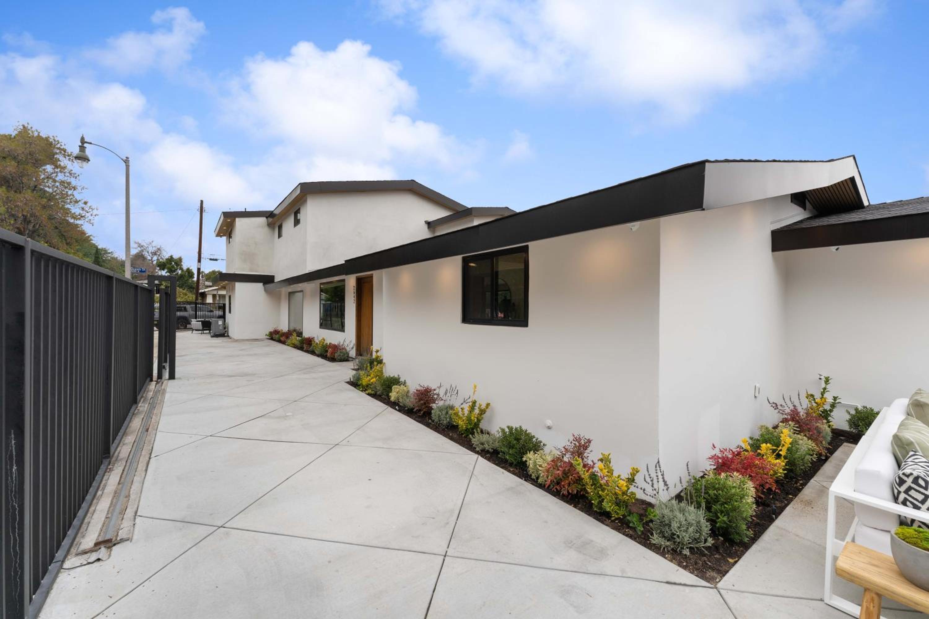 Modern Spacious 3BR Residence, Game room, Parking