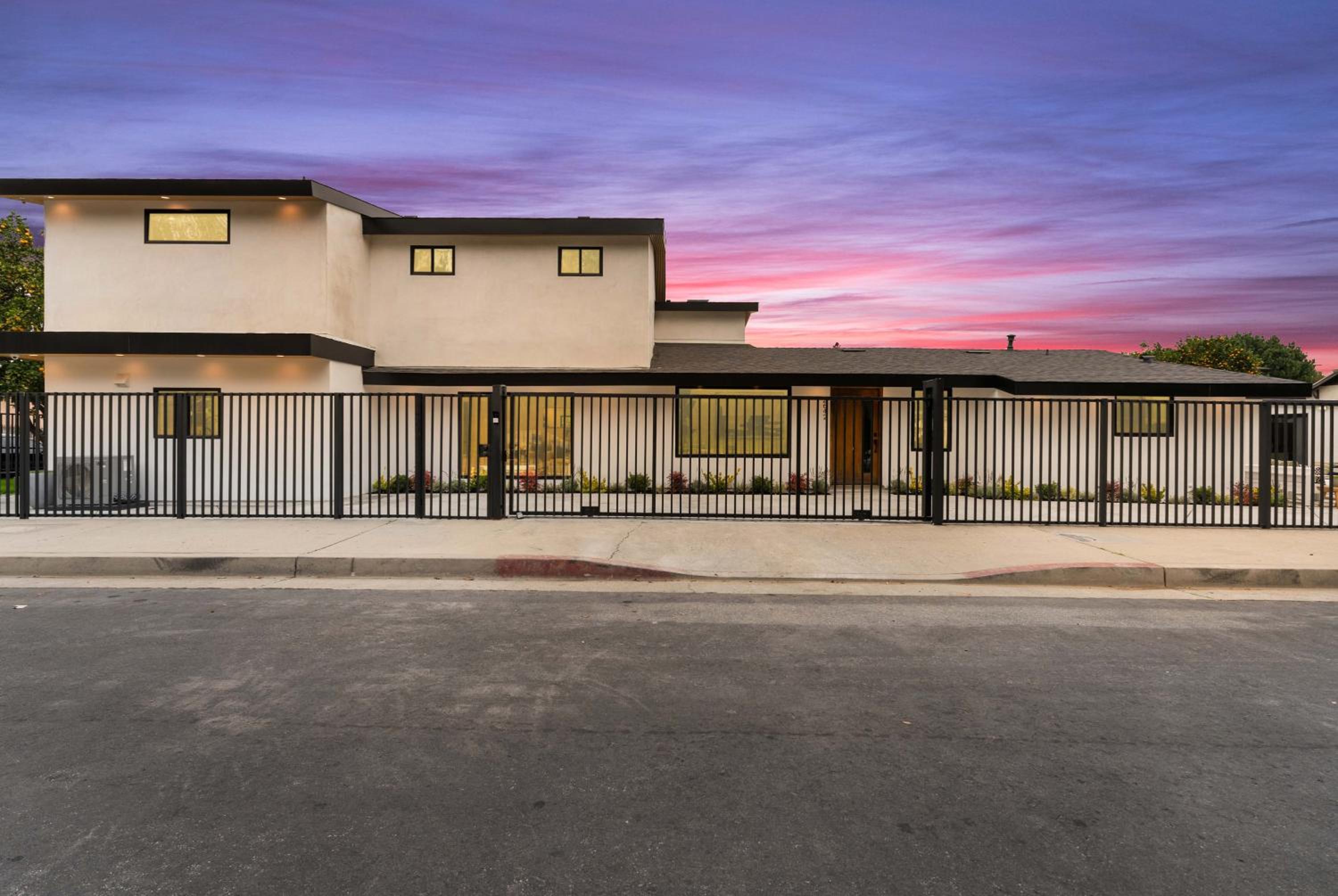 Modern Spacious 3BR Residence, Game room, Parking