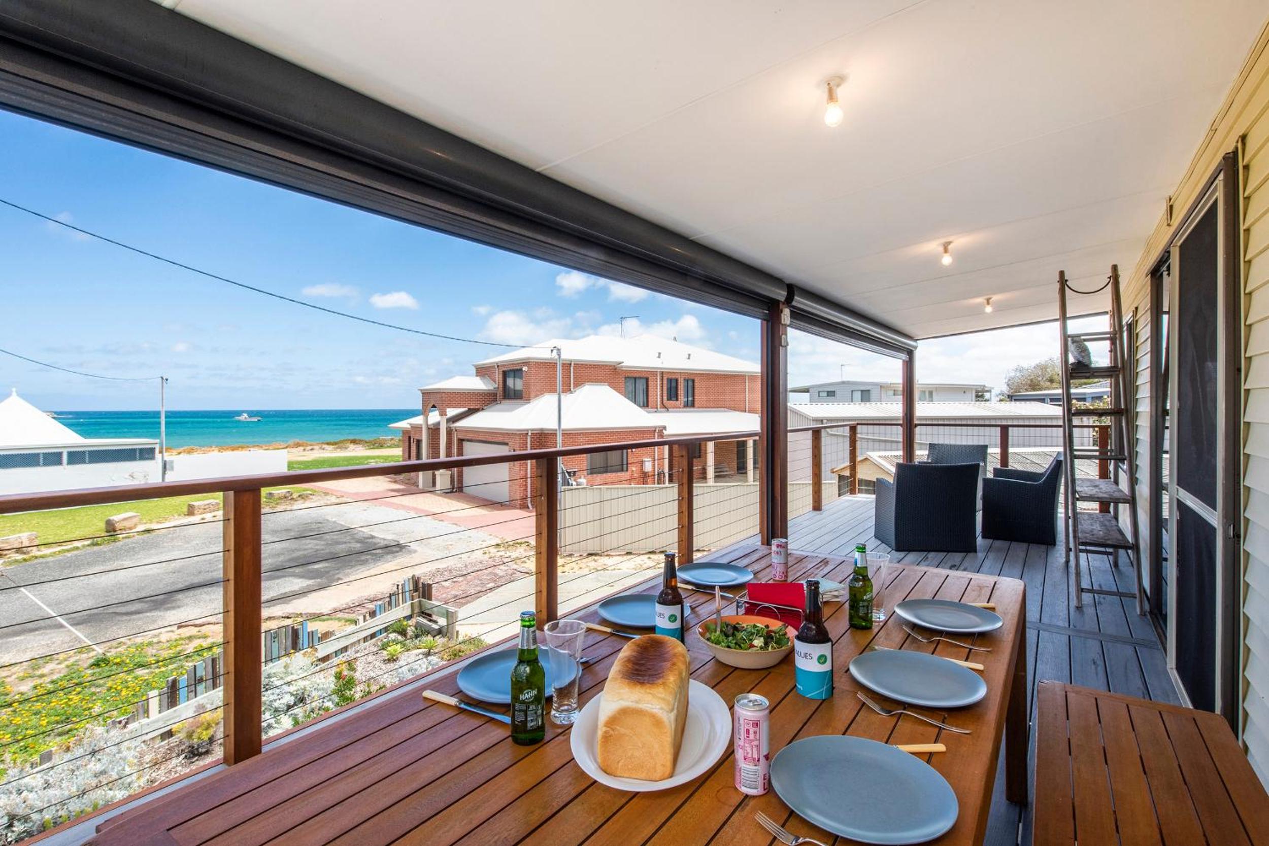 Lano Beach House