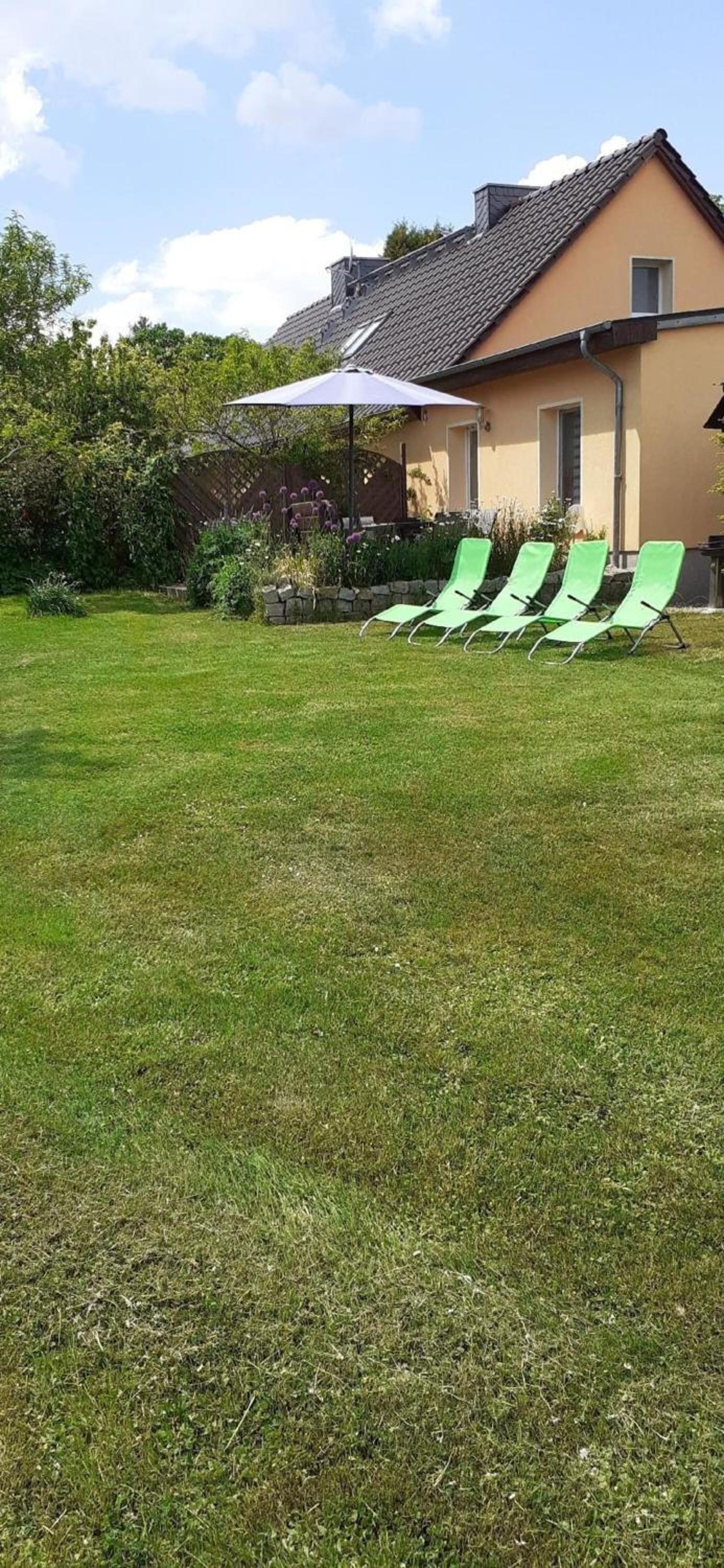 Appartement in Buchenhain mit Großem Garten
