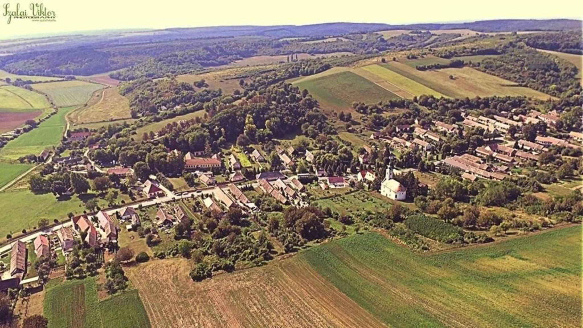 Gemütliches Ferienhaus Legedi mit Grill