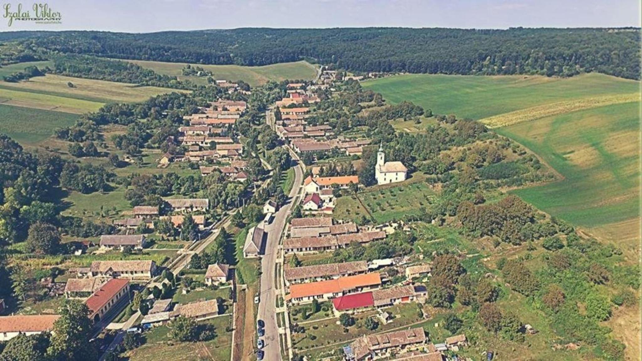 Gemütliches Ferienhaus Legedi mit Grill