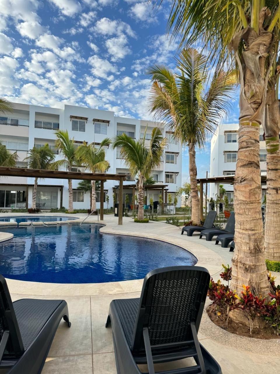 Almarena Paradise