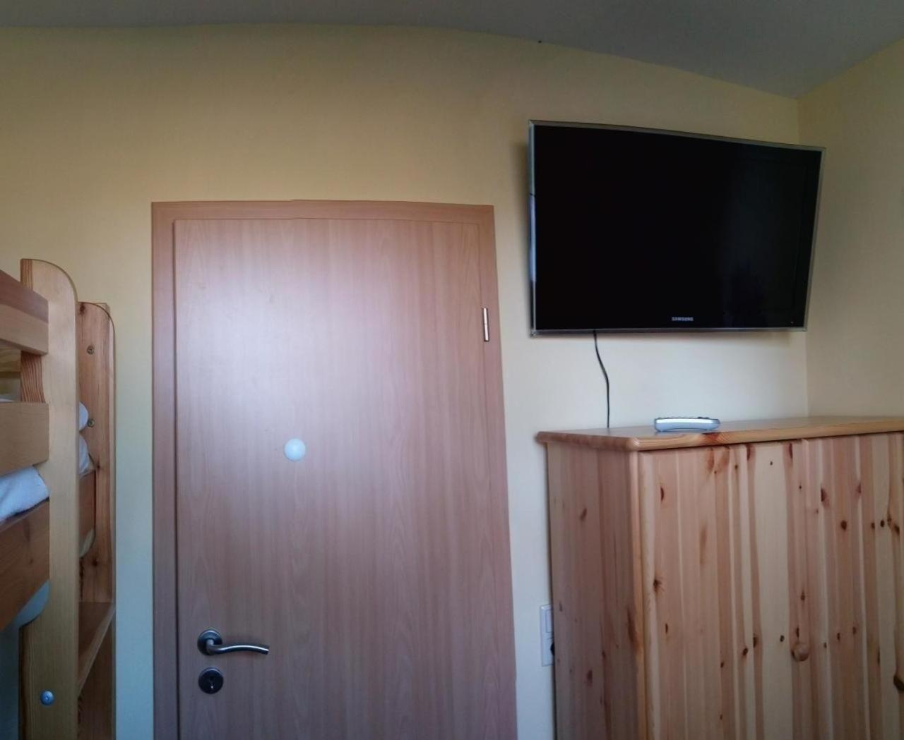 Ferienwohnung in RöbelMüritz mit Grill und Terrasse und Seeblick