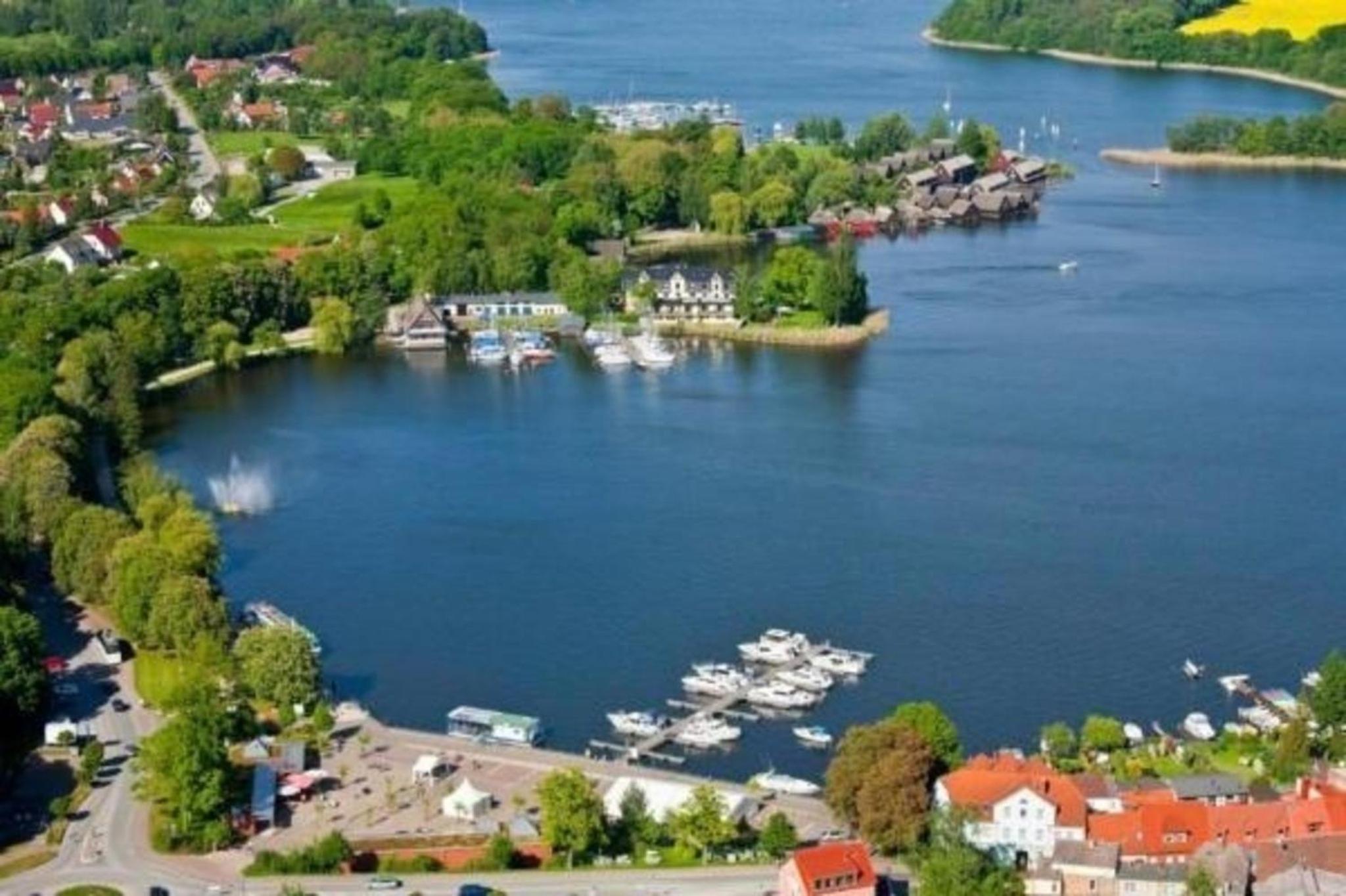 Ferienwohnung in RöbelMüritz mit Grill und Terrasse und Seeblick