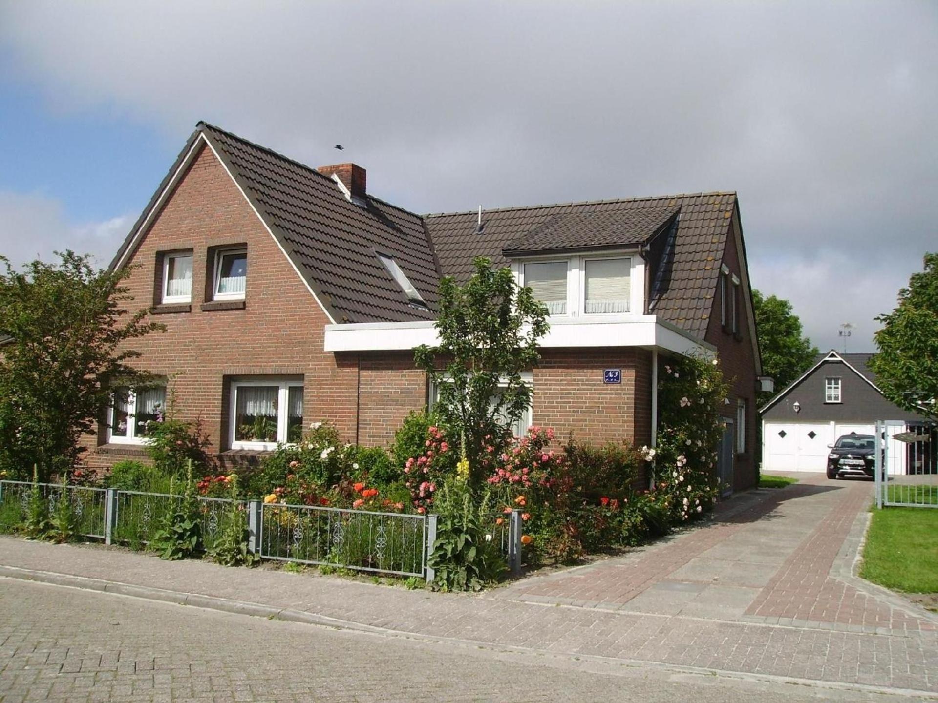 Ferienwohnung Mit Garten Und Gartenhaus