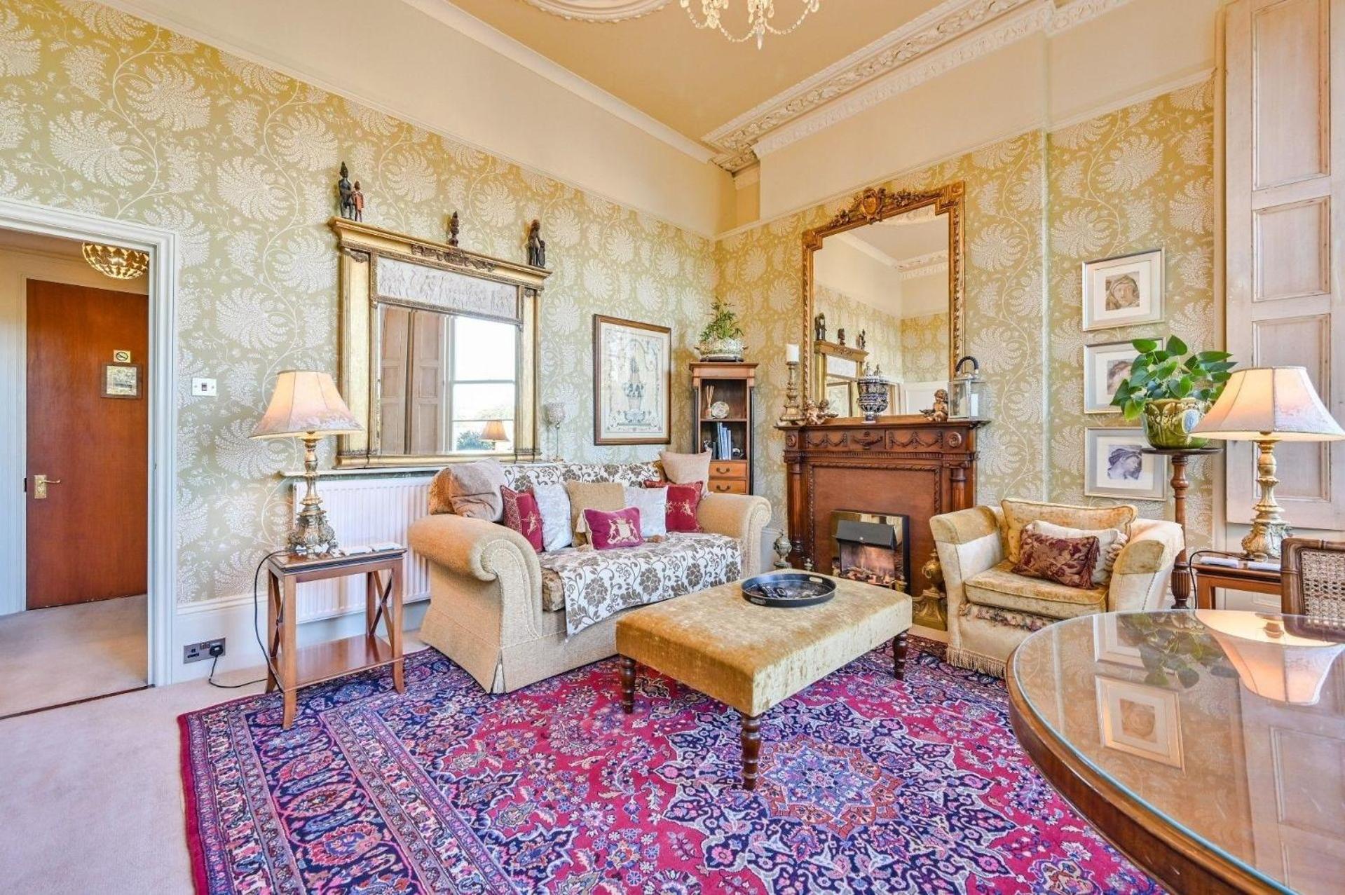 Große Wohnung in viktorianischer Villa view 2