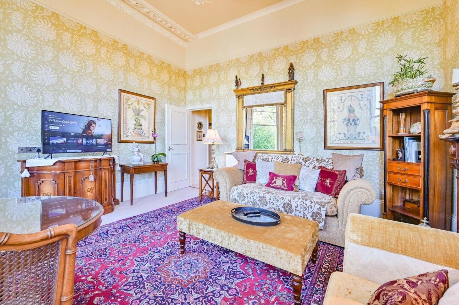 Große Wohnung in viktorianischer Villa view 3