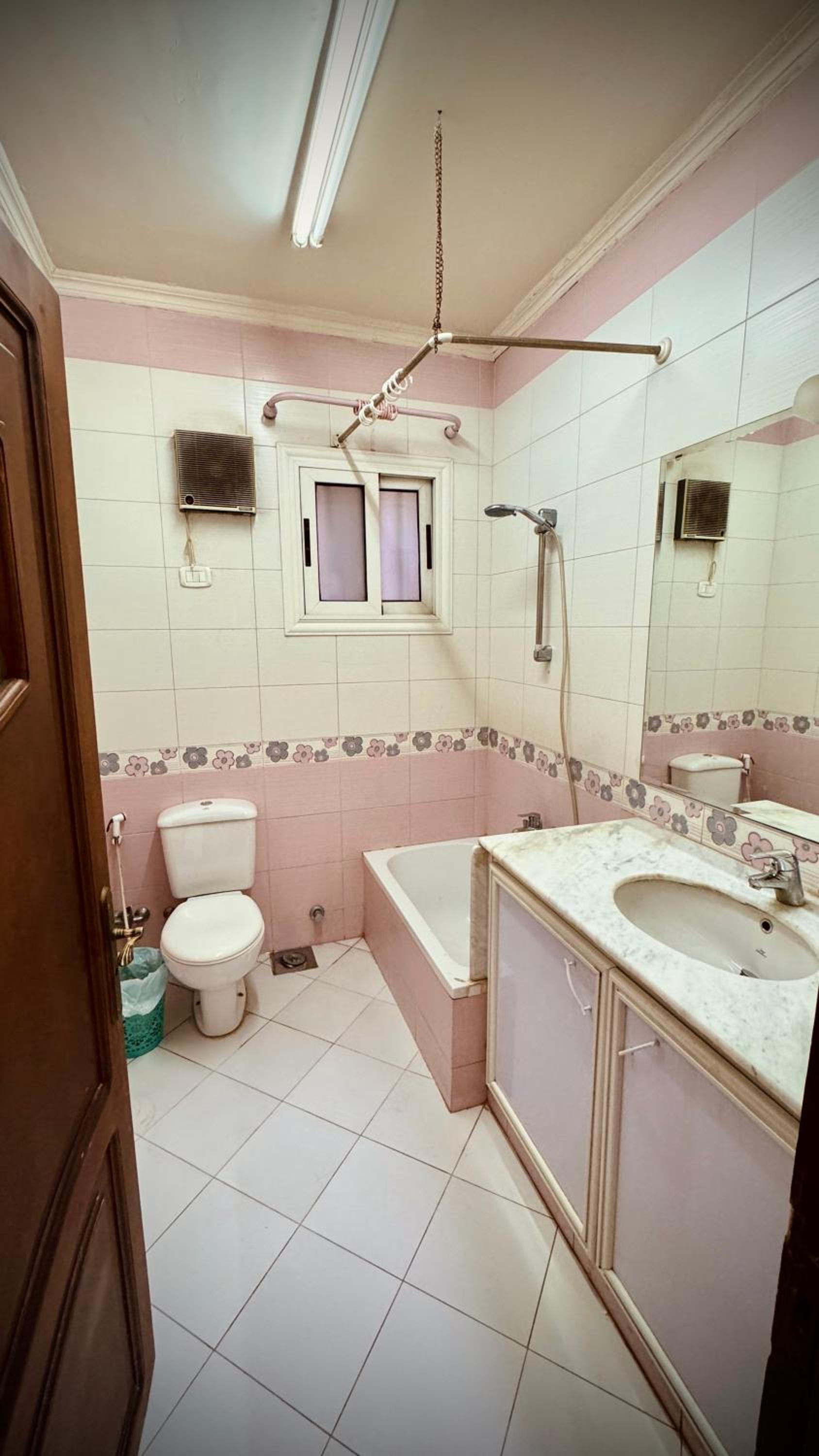 Elegant 3 Rooms Apartment in Private Villa in New Cairo