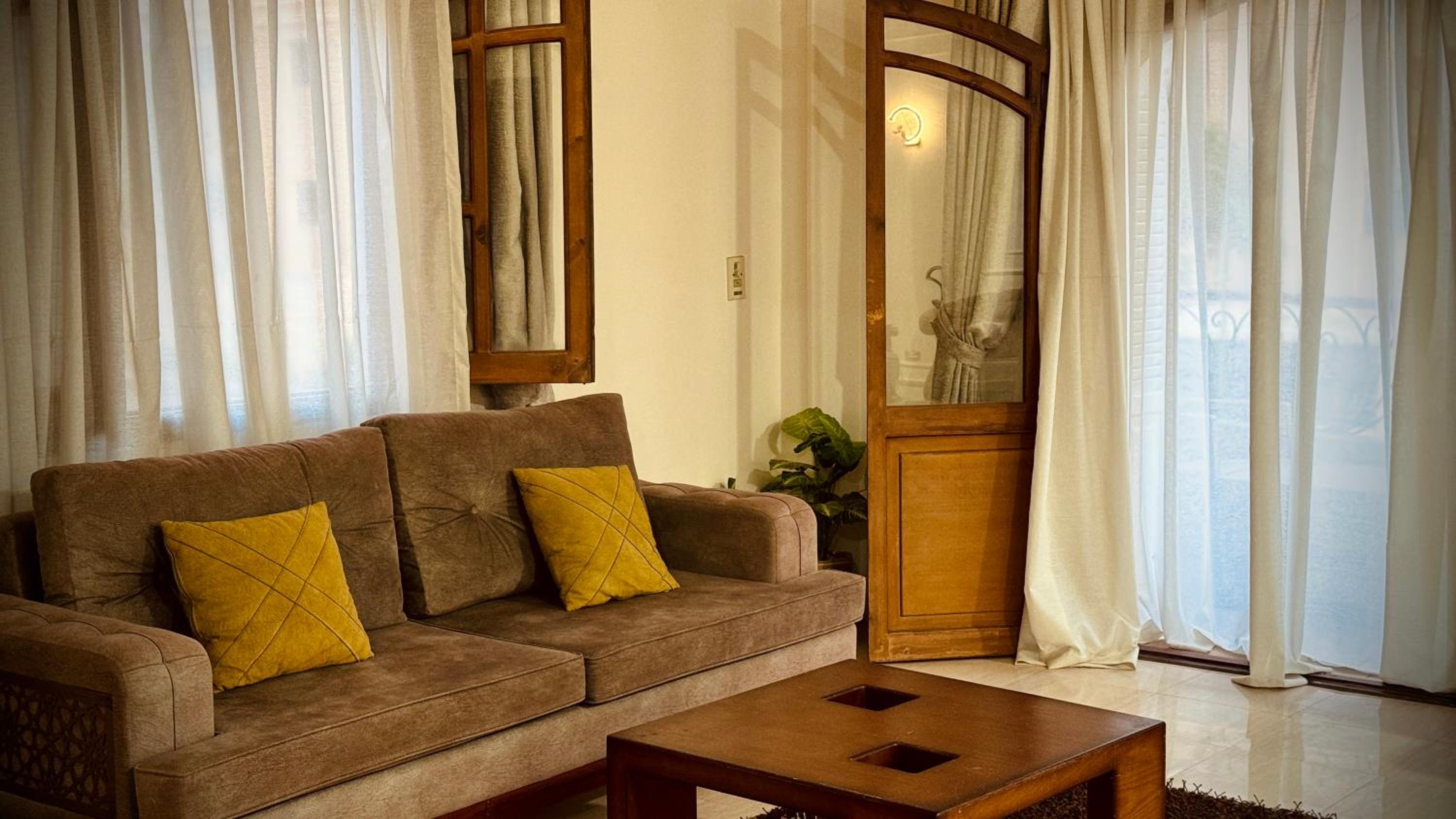 Elegant 3 Rooms Apartment in Private Villa in New Cairo