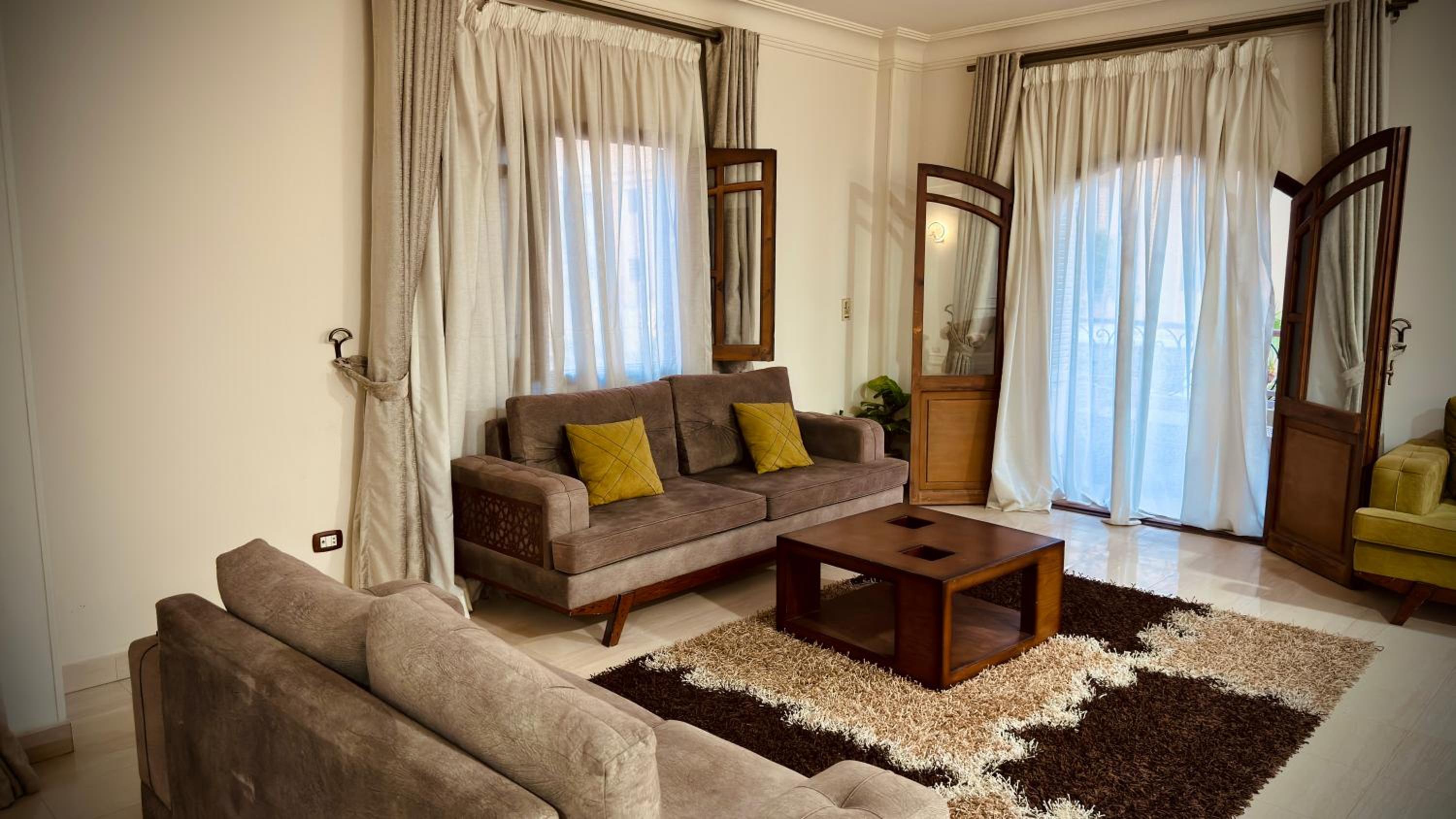 Elegant 3 Rooms Apartment in Private Villa in New Cairo