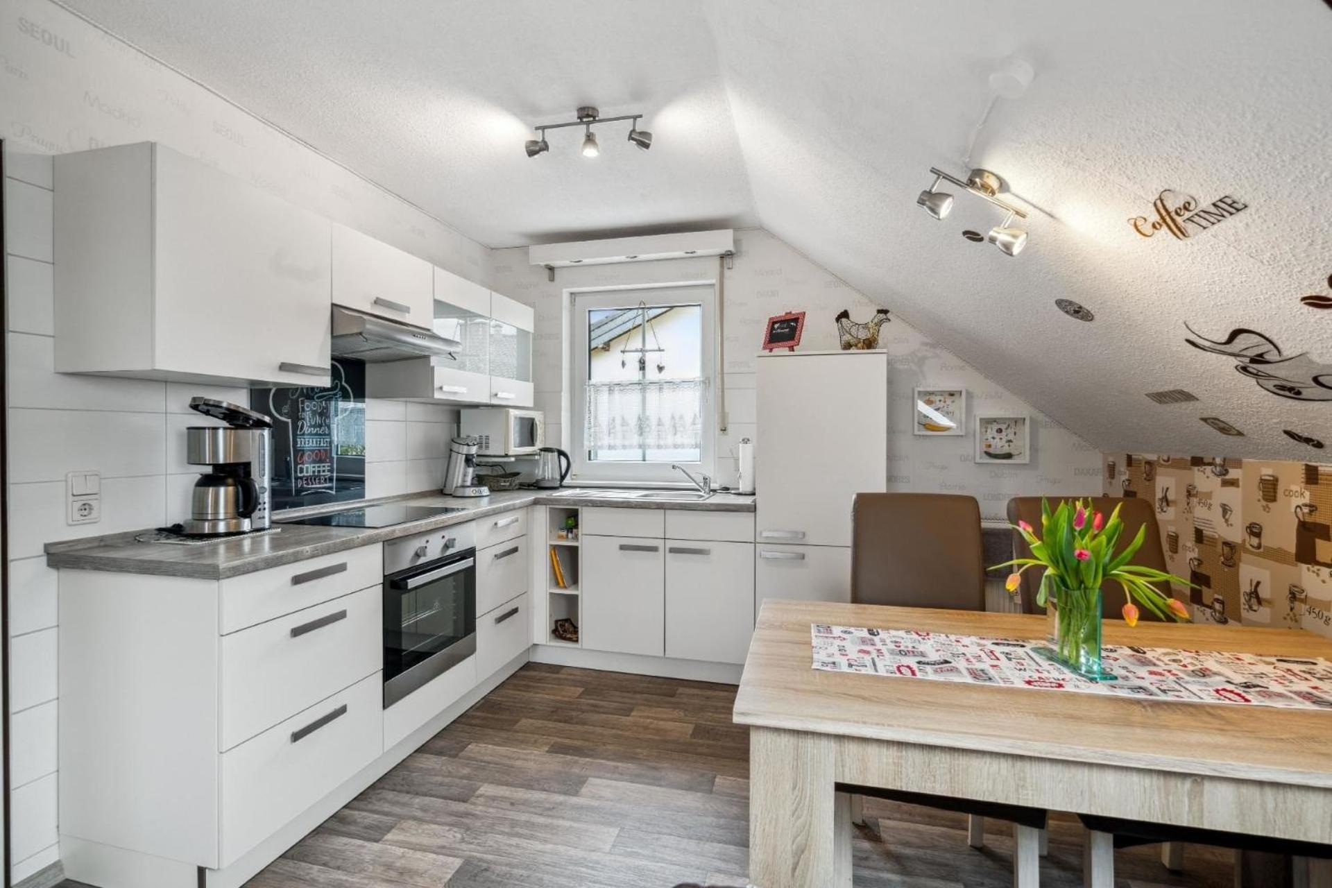 Schönes Appartement in Lutzerath mit Garten, Terrasse und Grill