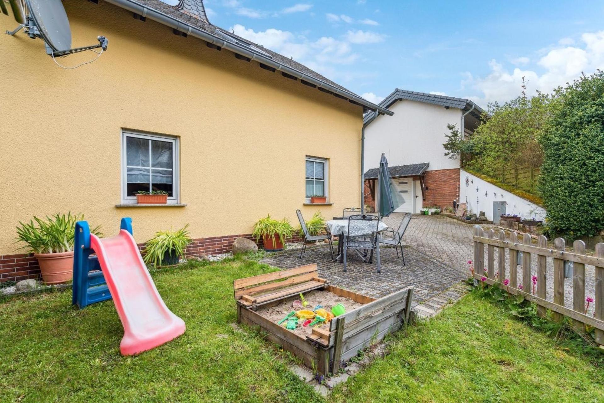 Schönes Appartement in Lutzerath mit Garten, Terrasse und Grill
