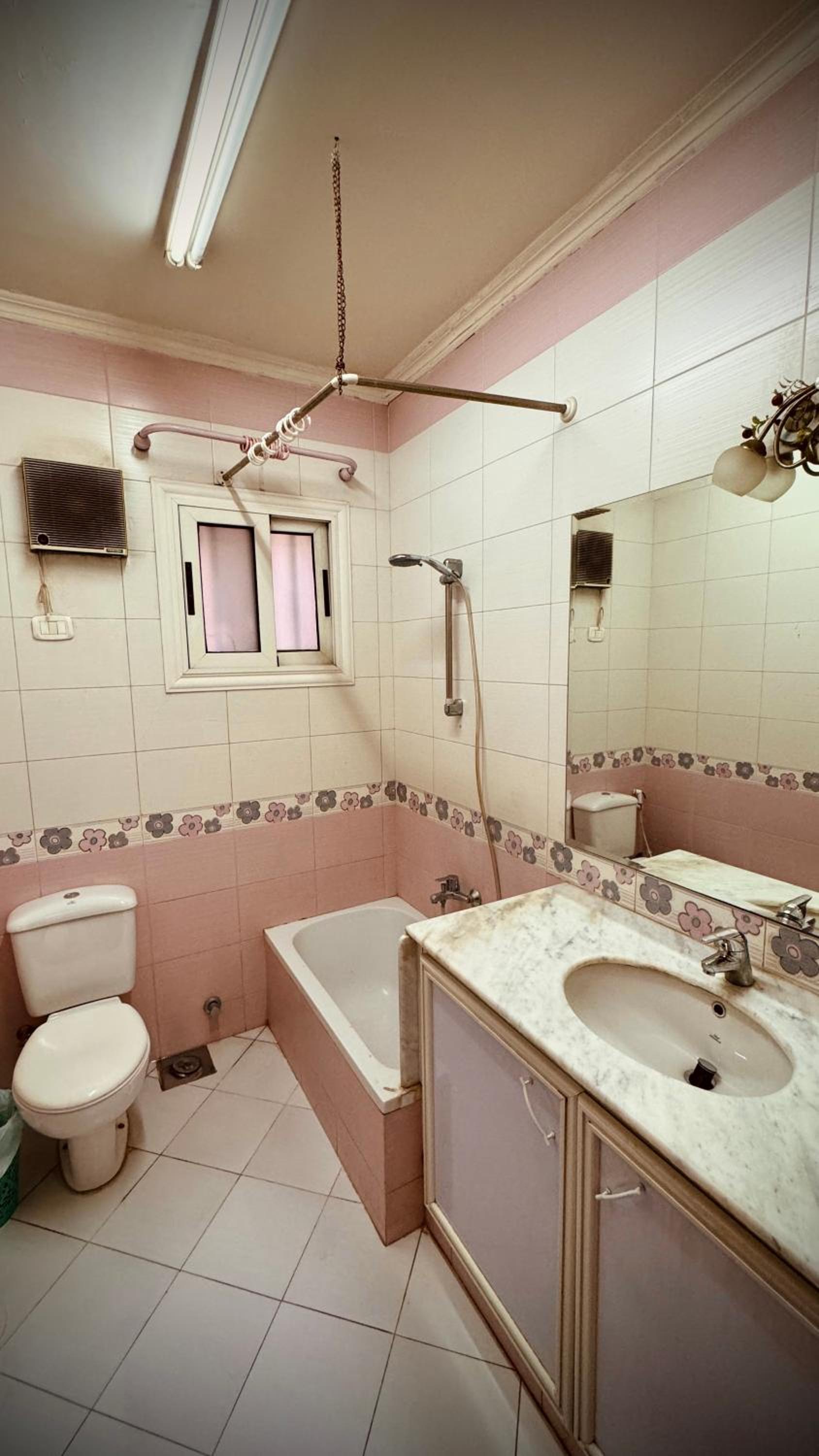 Elegant 3 Rooms Apartment in Private Villa in New Cairo
