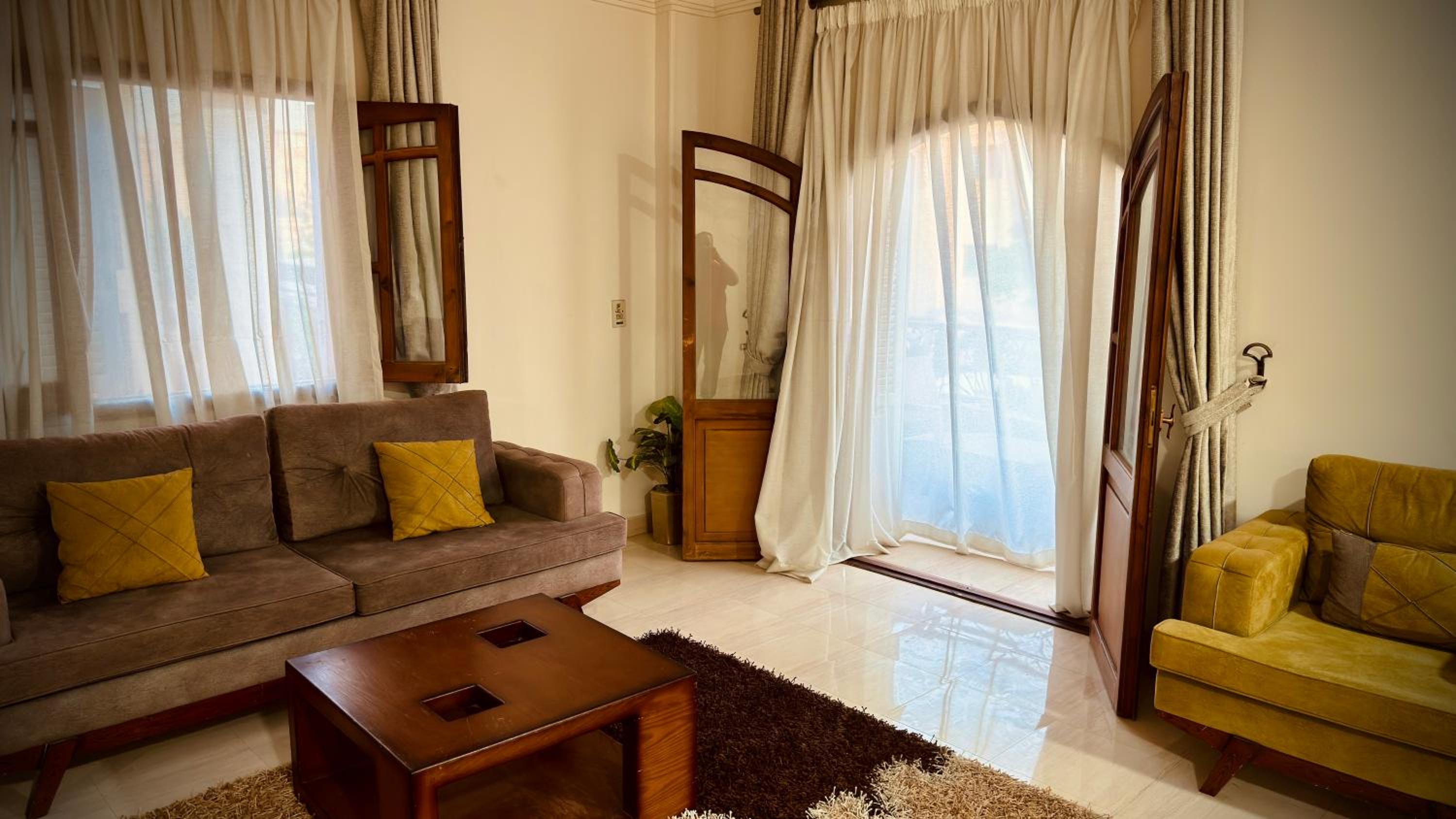 Elegant 3 Rooms Apartment in Private Villa in New Cairo