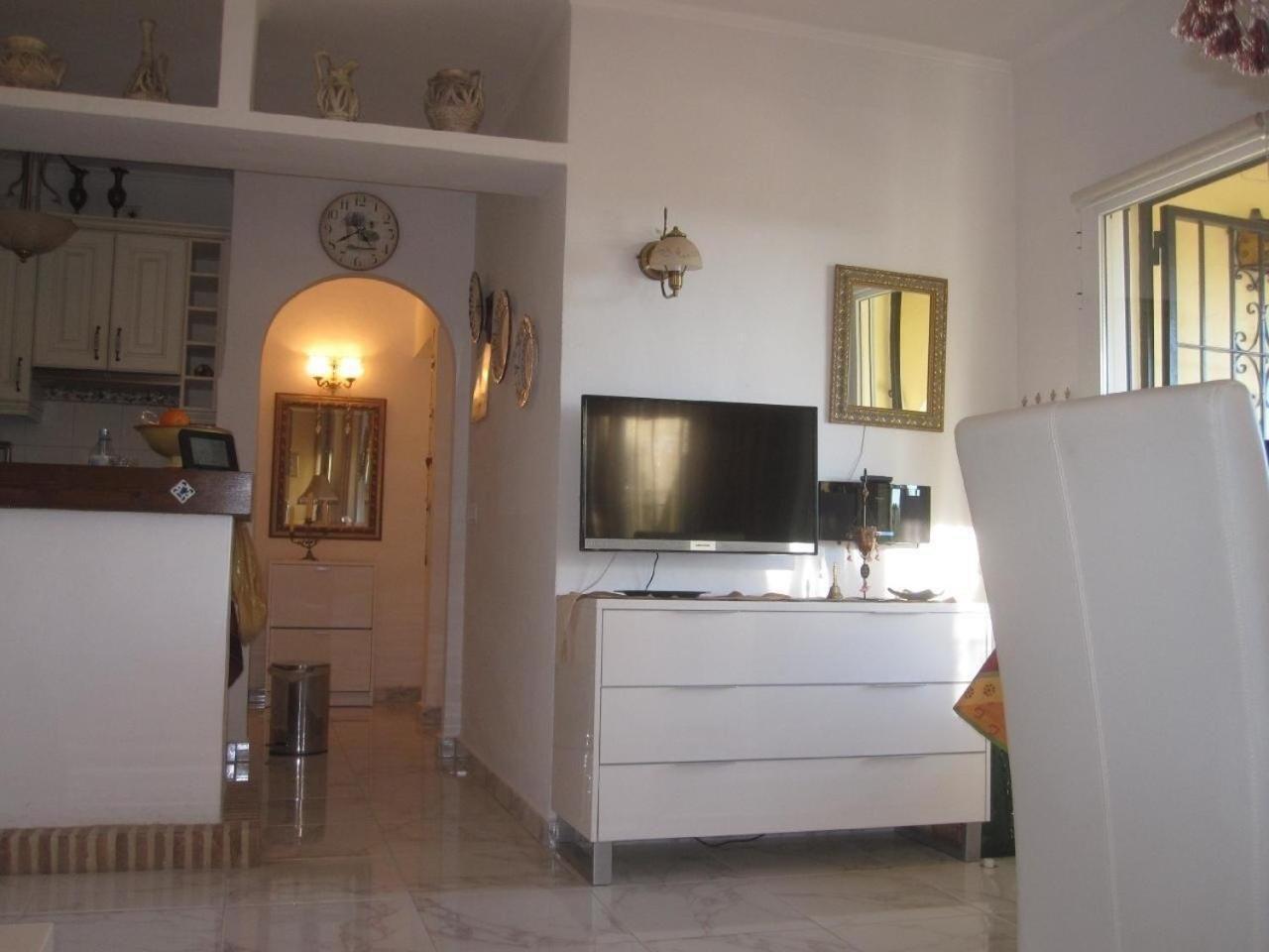 Ferienbungalow mit Pool,Terrasse und Meerblick